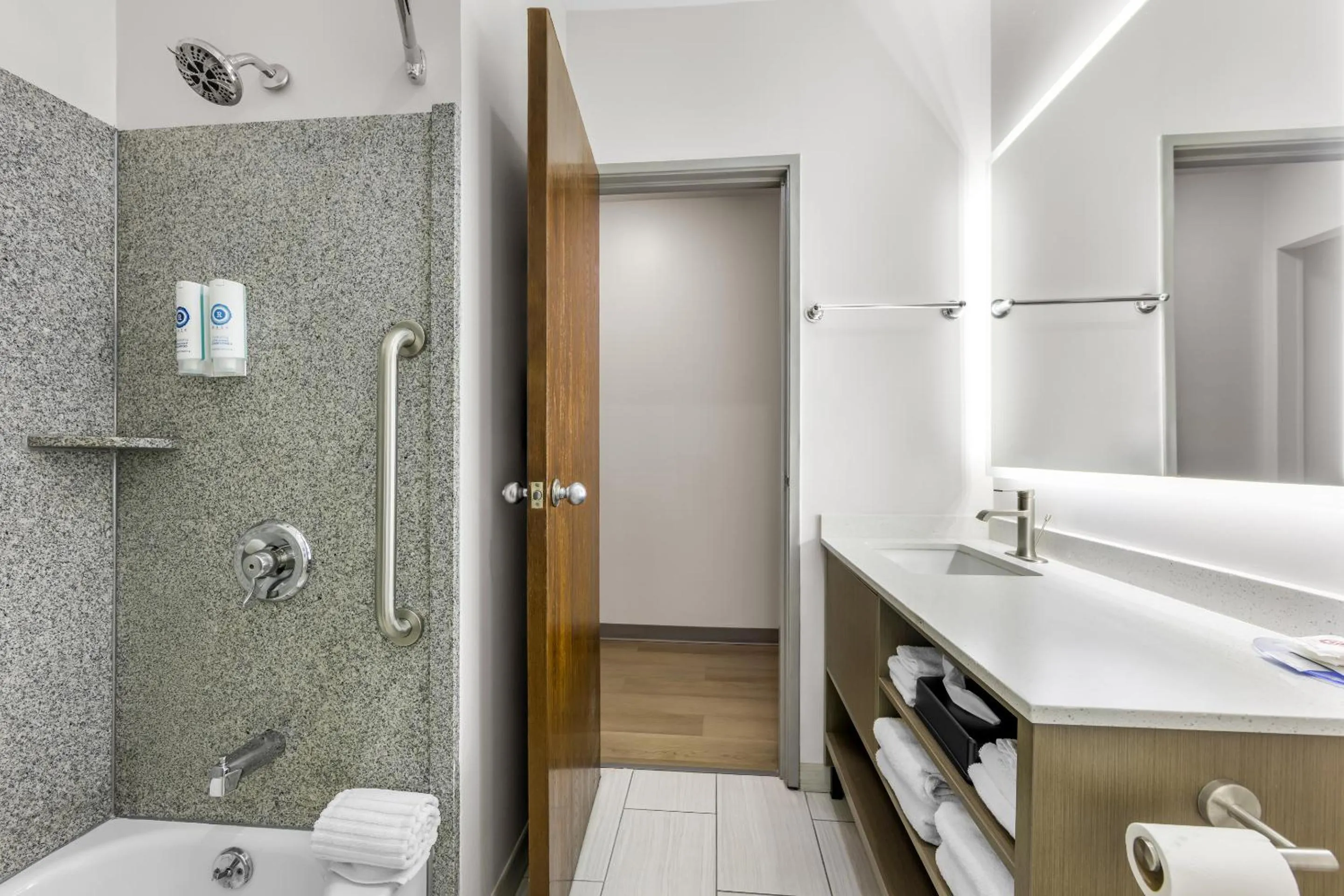 Bathroom in Comfort Suites London South