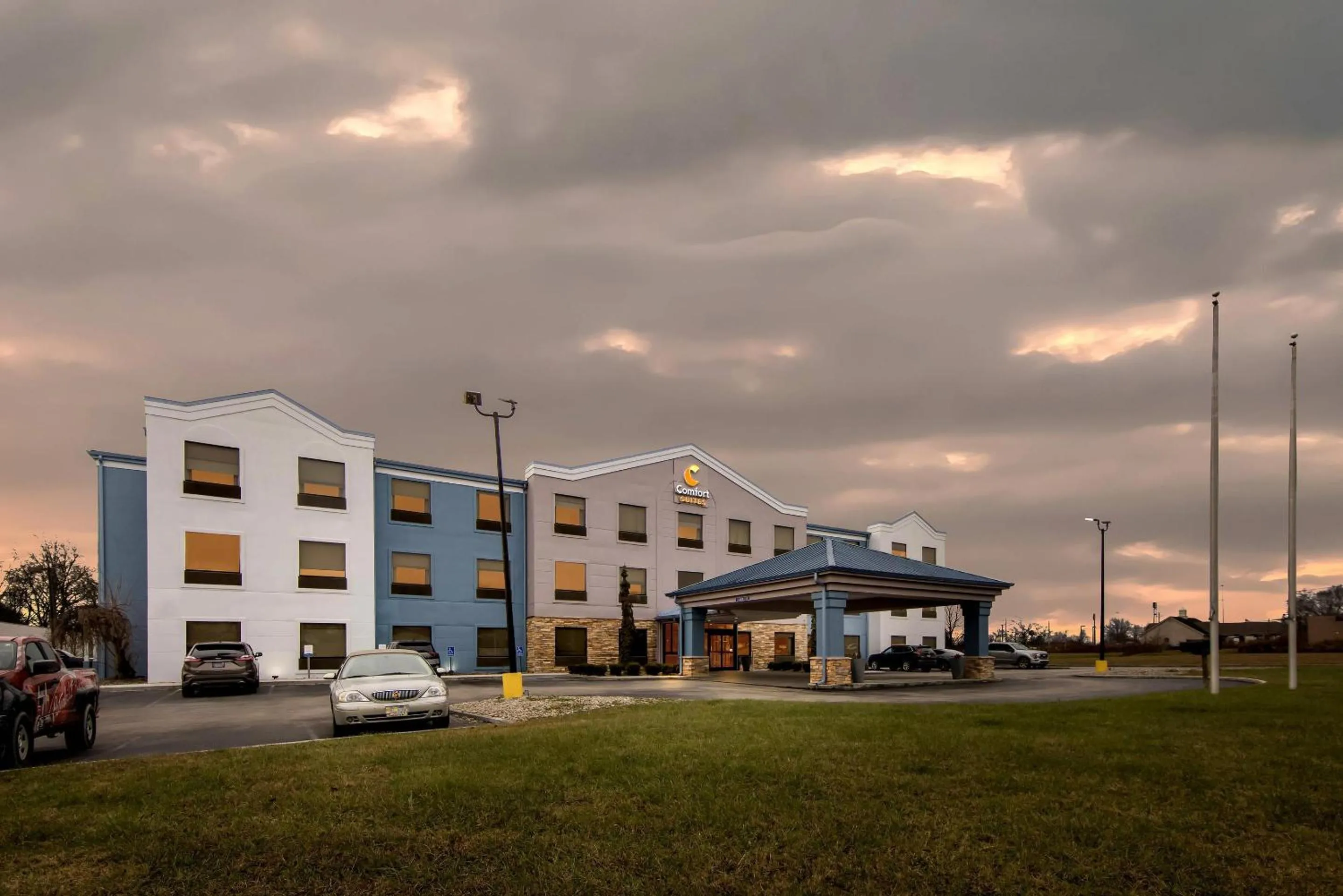 Property building in Comfort Suites London South