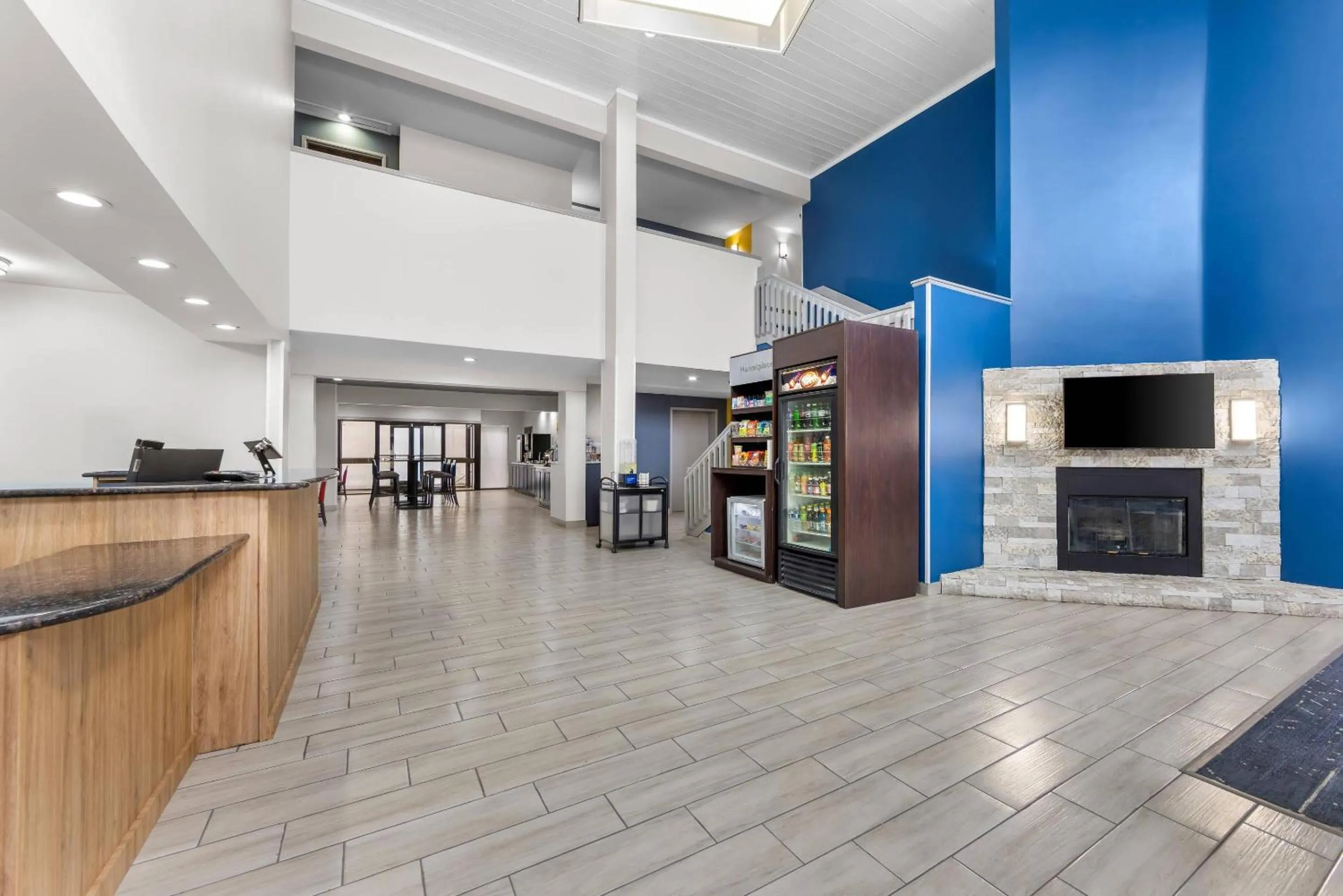 Lobby or reception in Comfort Suites London South