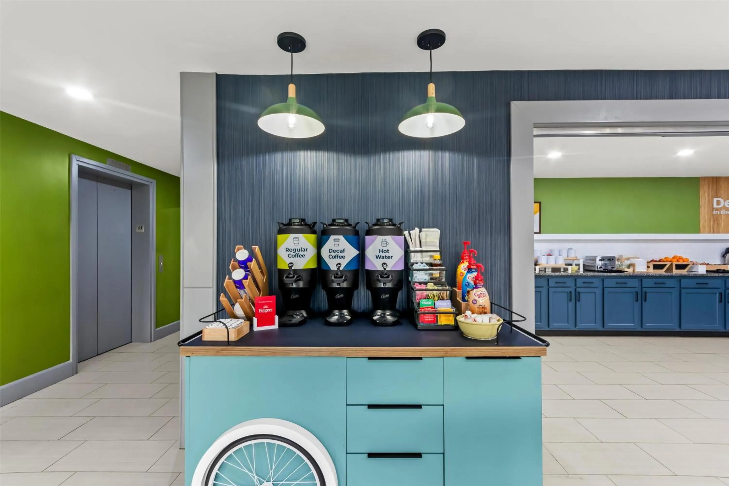 Dining area in Spark by Hilton Lexington Hamburg