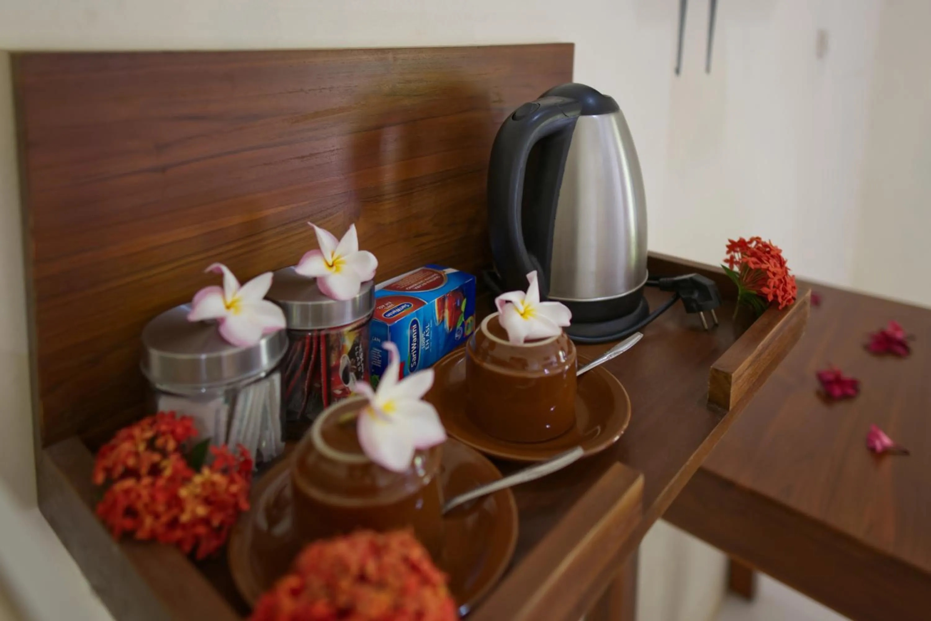 Coffee/tea facilities in Nata Cottages