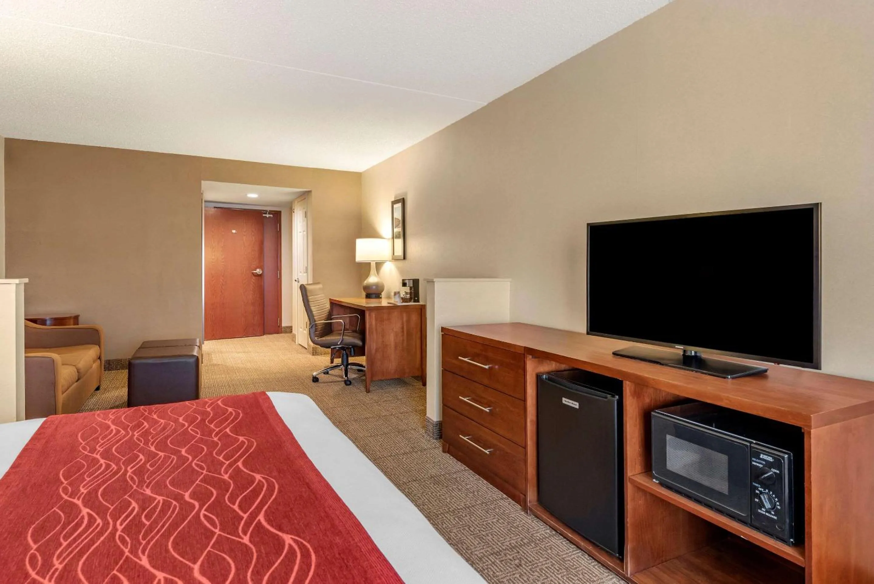 Photo of the whole room, Bed in Comfort Inn & Suites Morehead