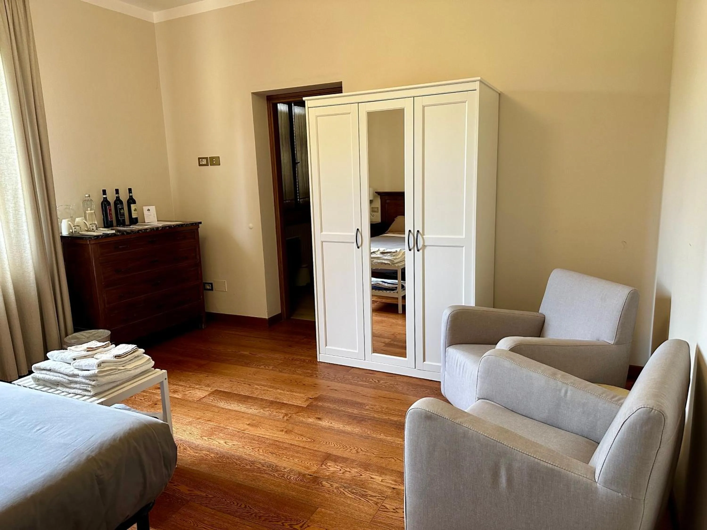 wardrobe in The Grapevine by MANVI