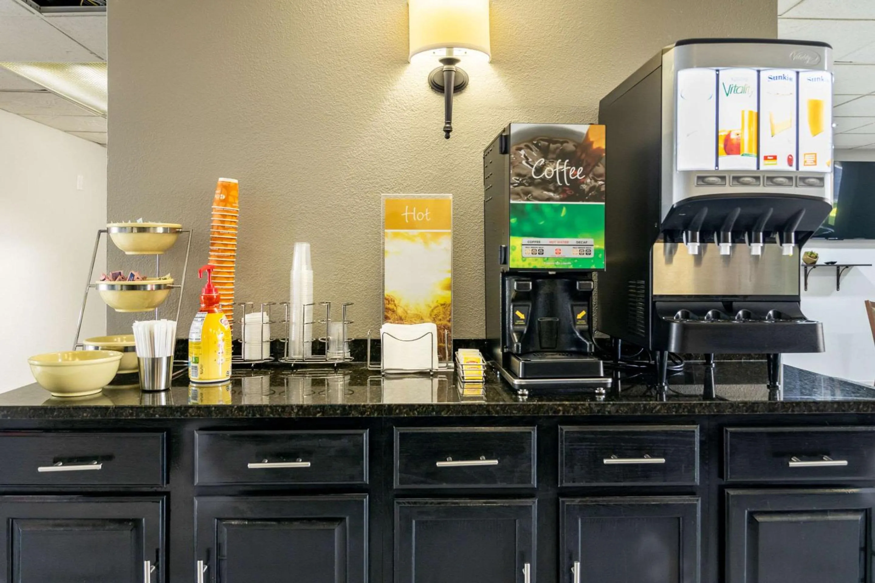 Breakfast in Quality Inn Carrollton