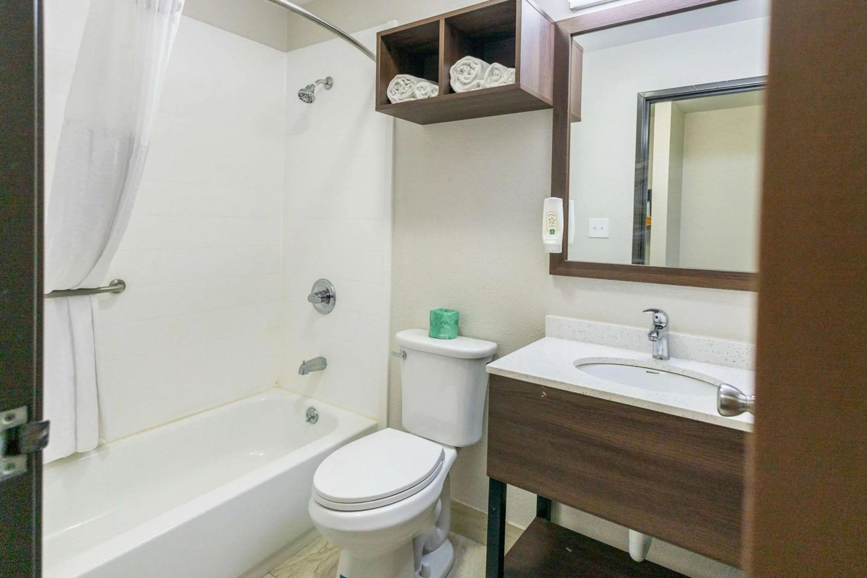 Bedroom in Quality Inn Carrollton