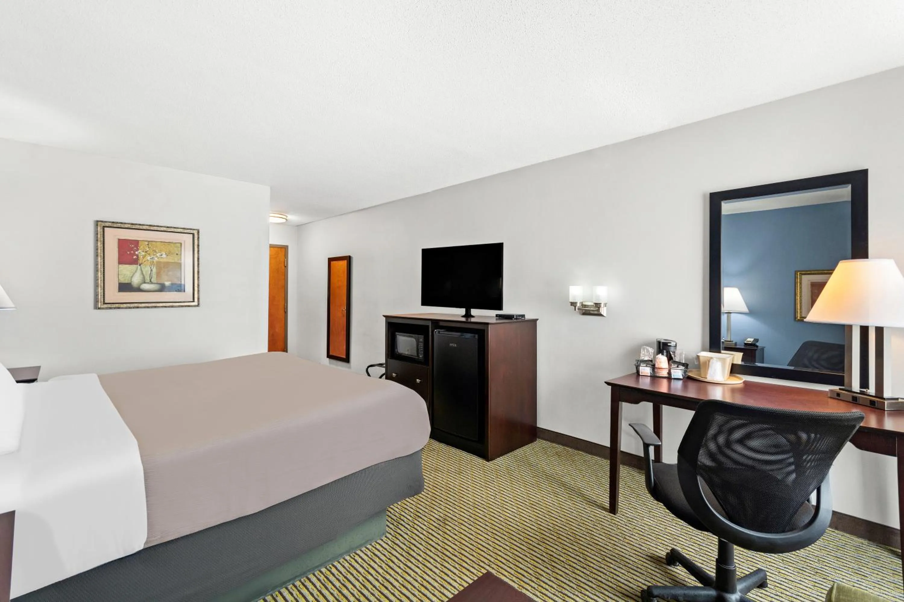 Bed in Quality Inn Dry Ridge