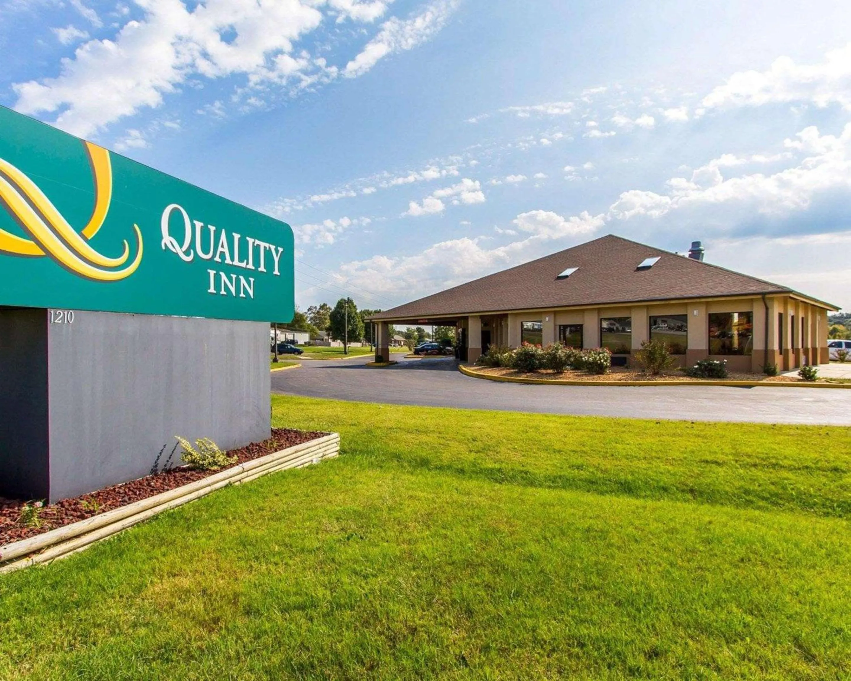 Property building in Quality Inn Murray University Area