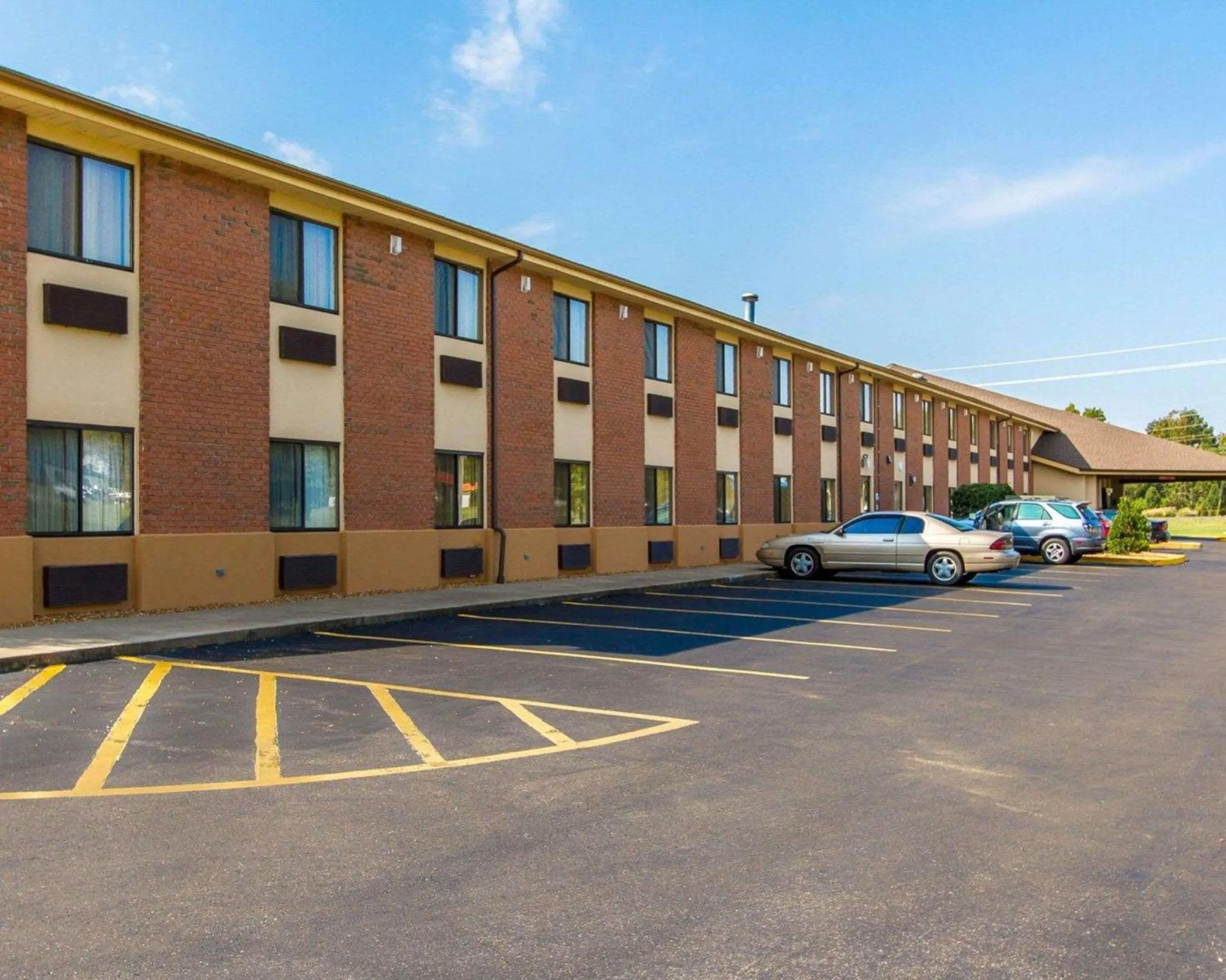 Property building in Quality Inn Murray University Area