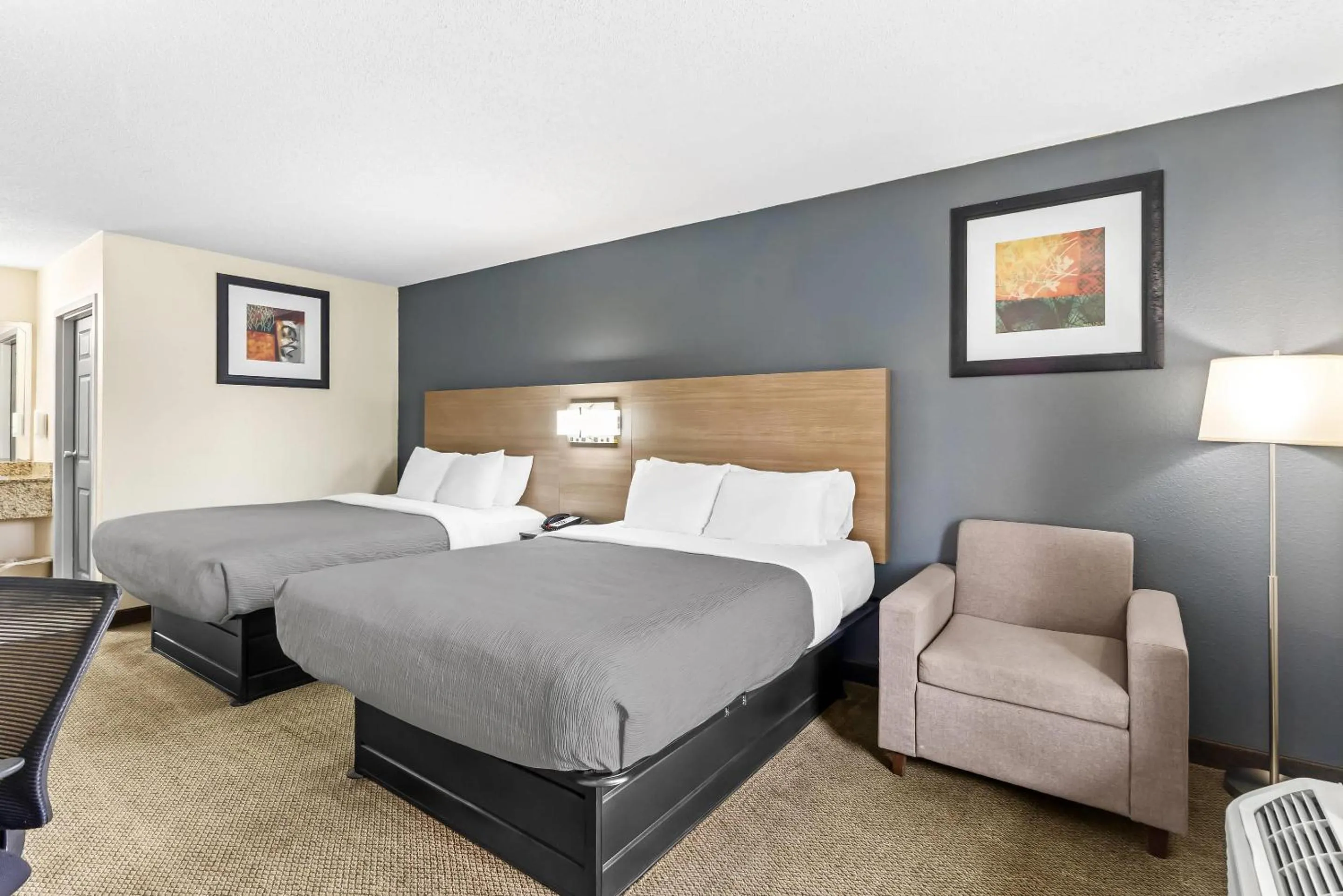 Bedroom, Bed in Quality Inn Oak Grove Fort Campbell
