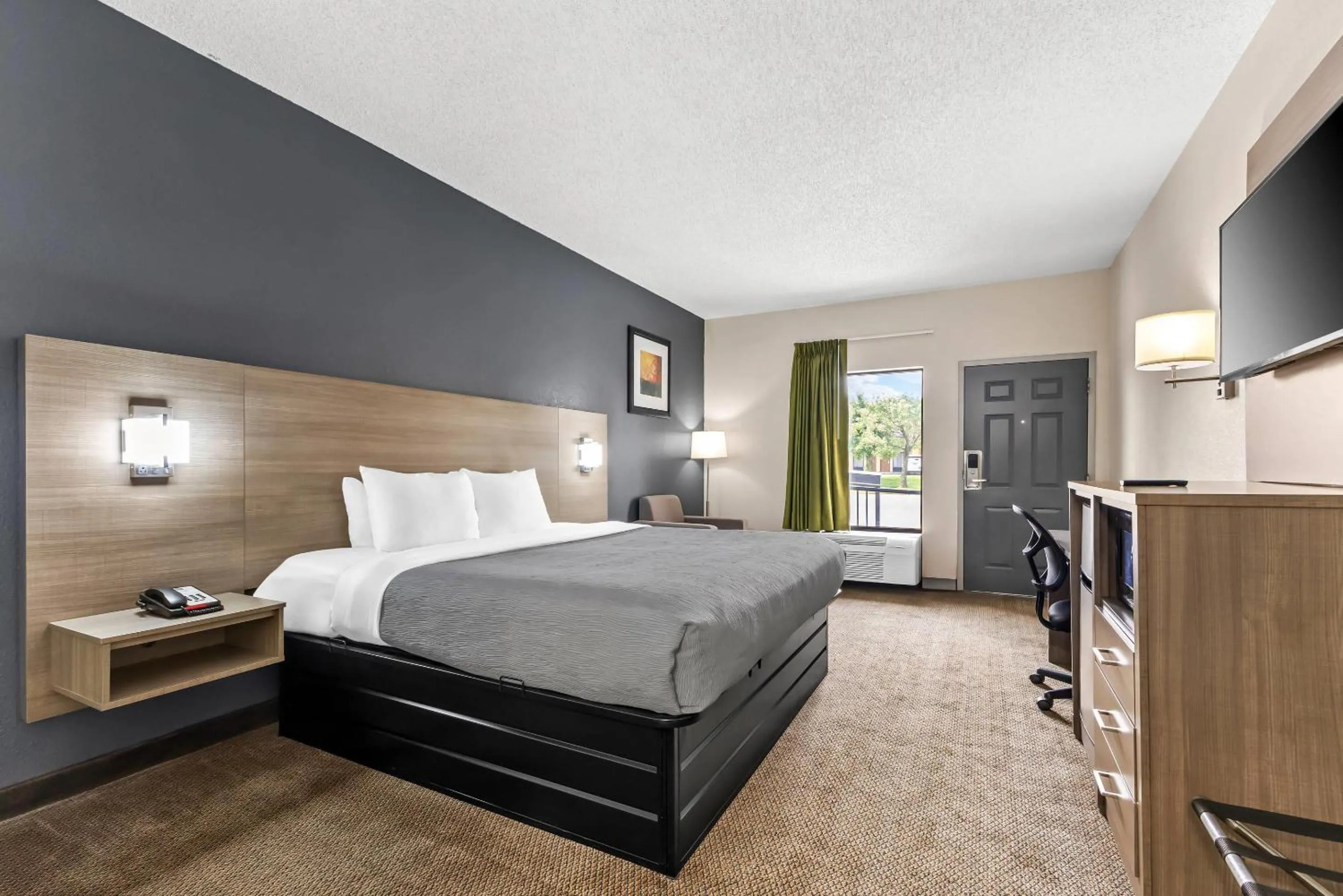 Bedroom, Bed in Quality Inn Oak Grove Fort Campbell