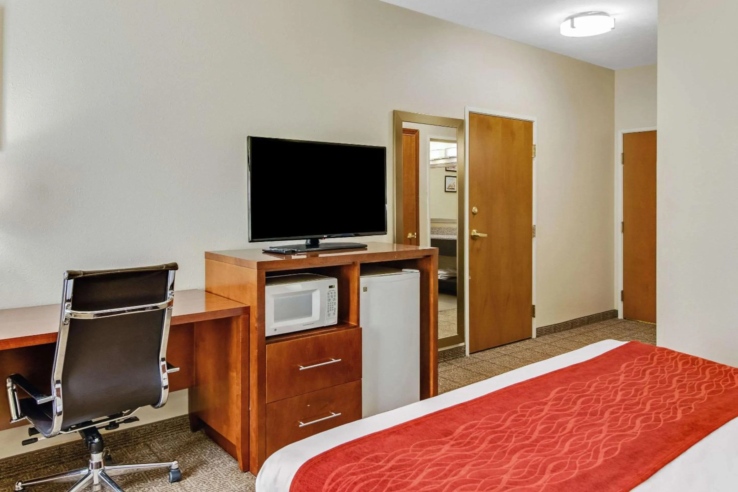 Bedroom, Bed in Comfort Inn Henderson - Evansville South