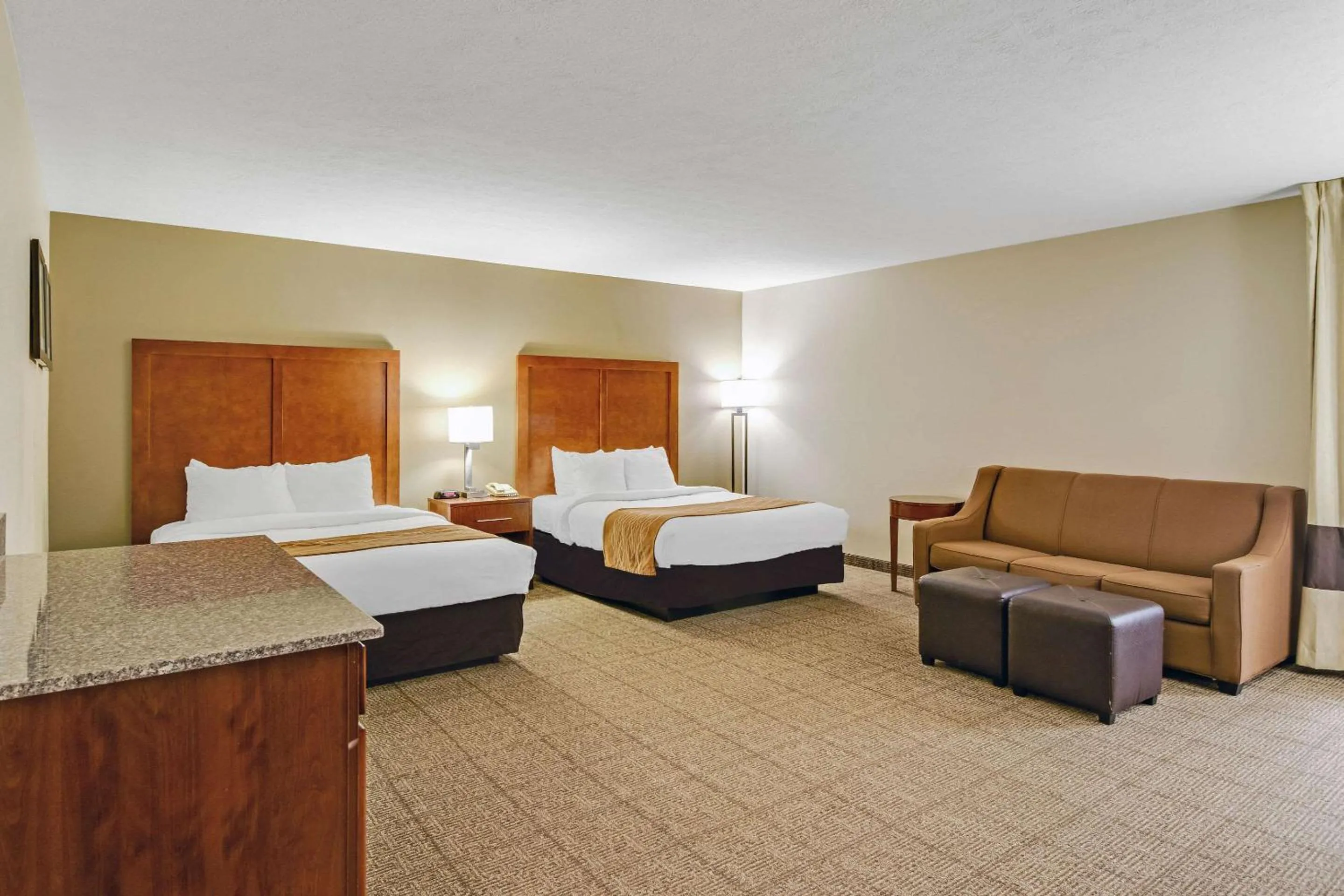 Bedroom, Bed in Comfort Inn Henderson - Evansville South