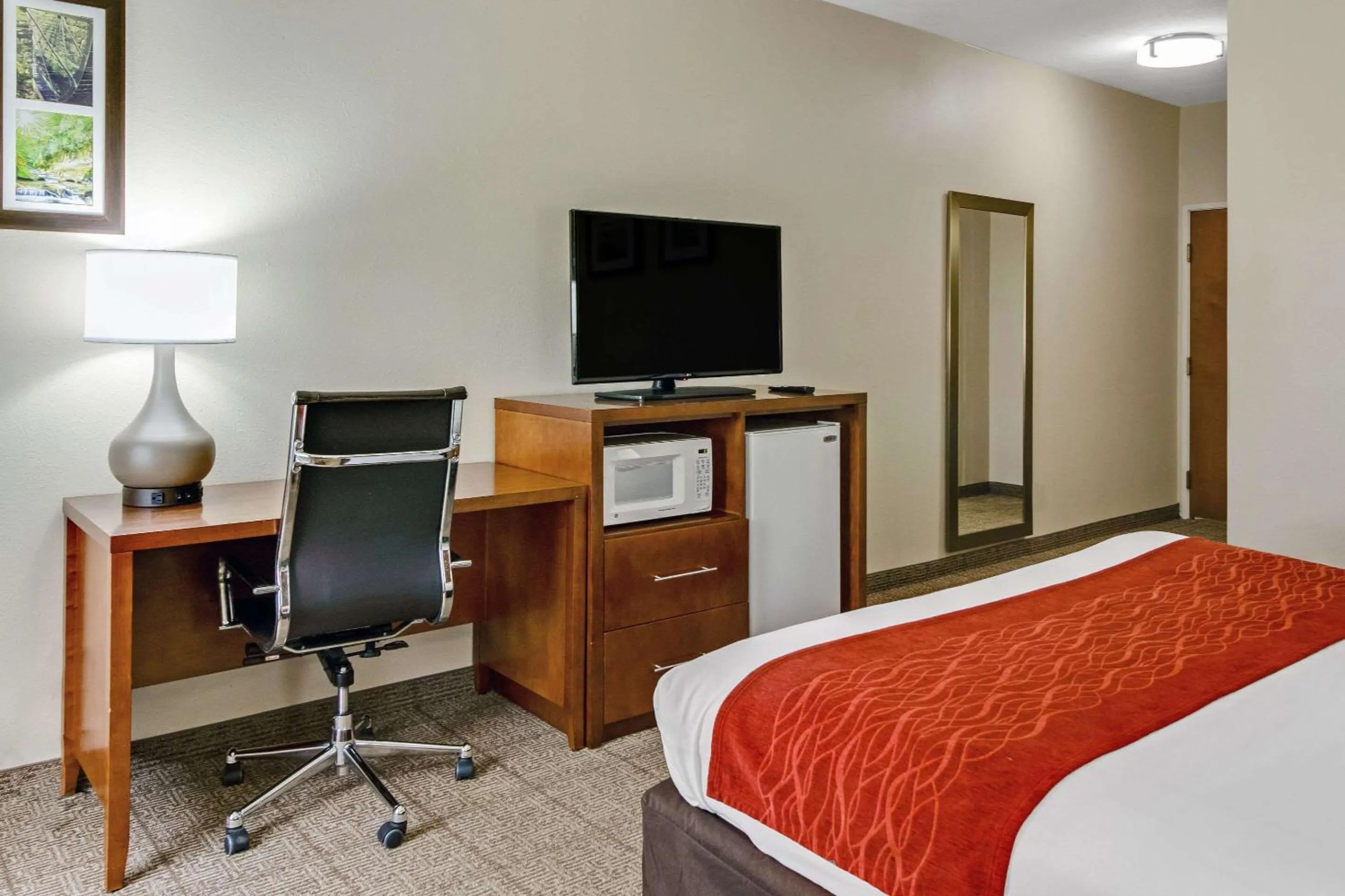 Bedroom, Bed in Comfort Inn Henderson - Evansville South