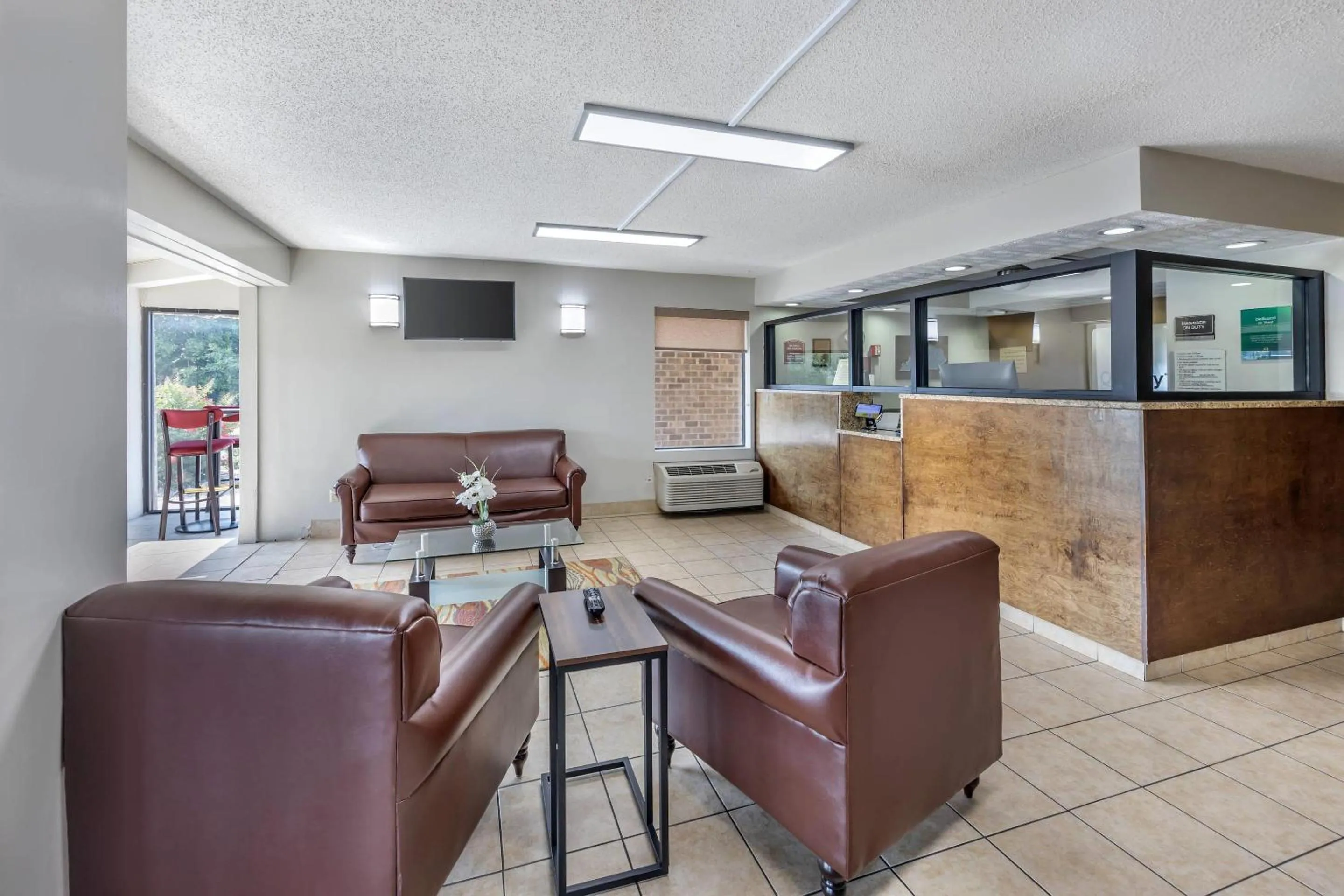 Lobby or reception in Quality Inn Glasgow