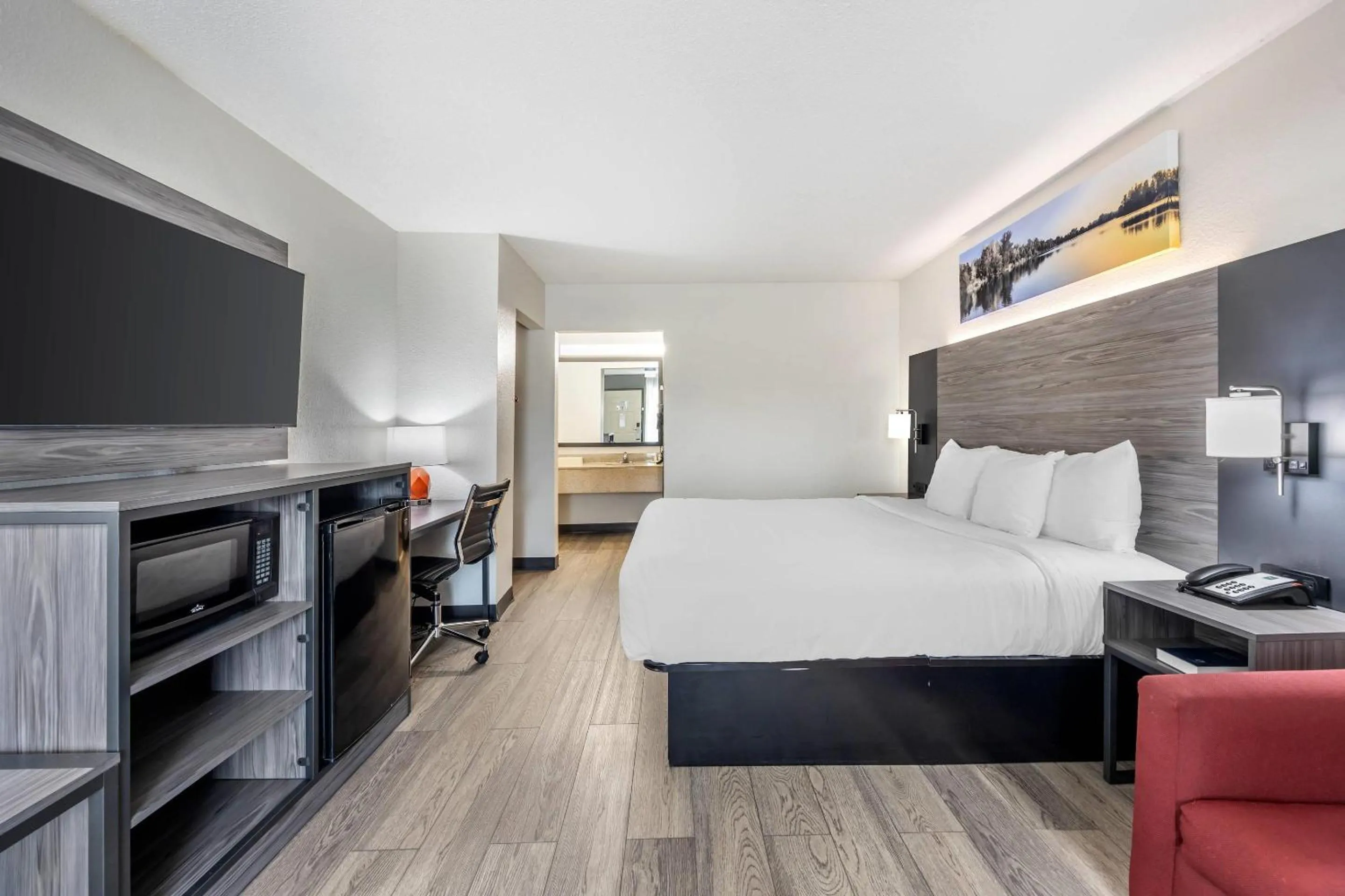 Bedroom, Bed in Quality Inn Glasgow