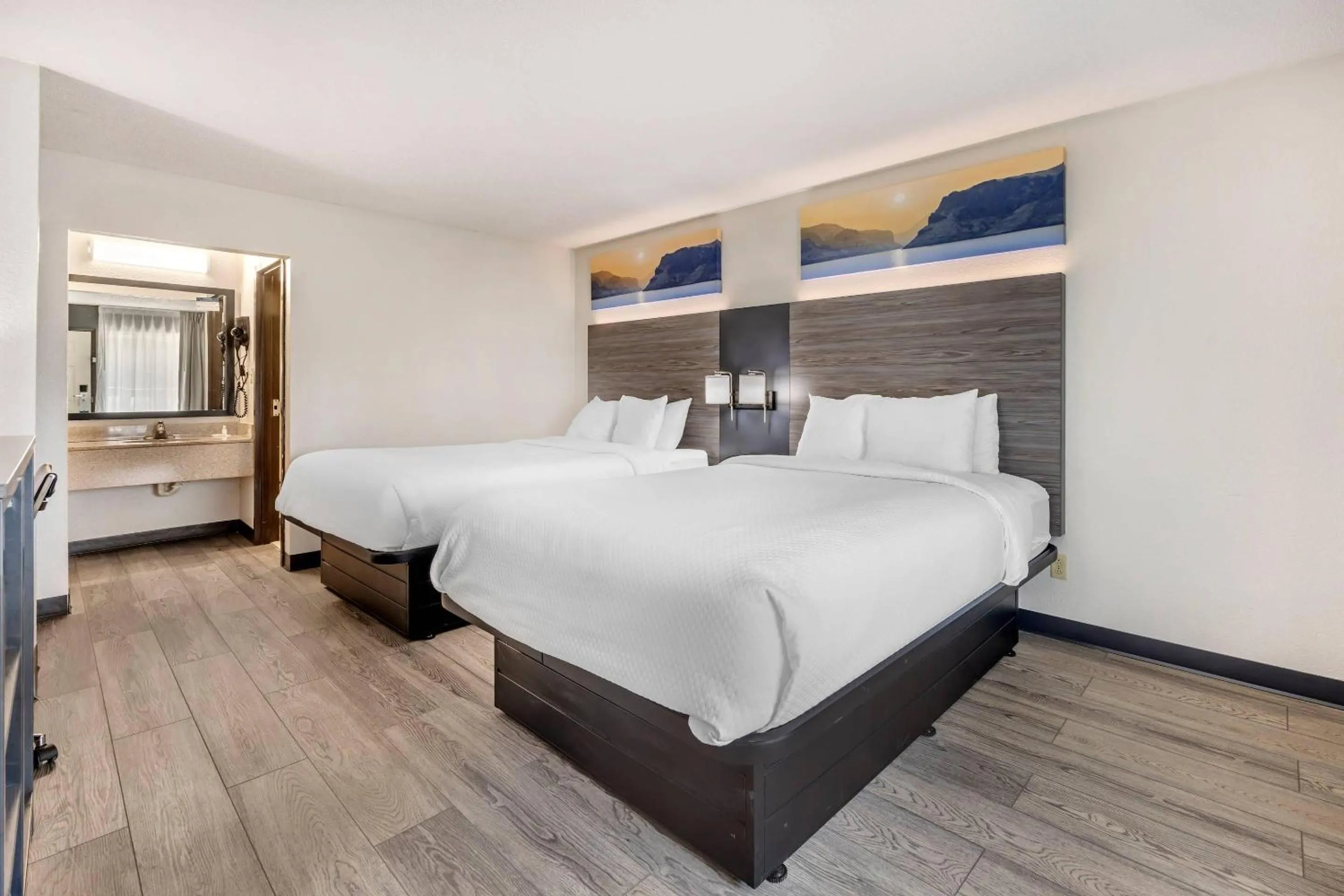 Bedroom, Bed in Quality Inn Glasgow