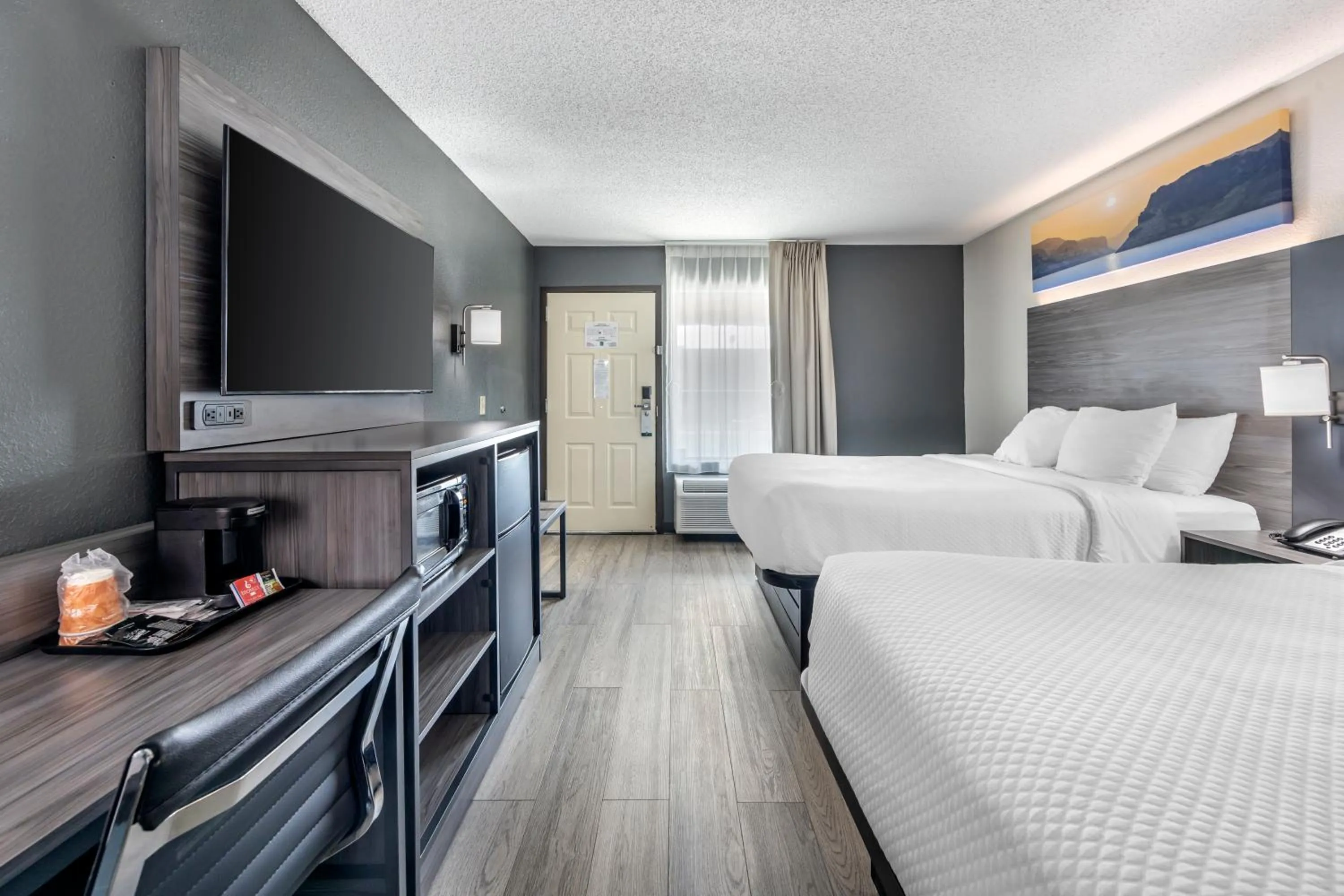 Photo of the whole room, Bed in Quality Inn Glasgow