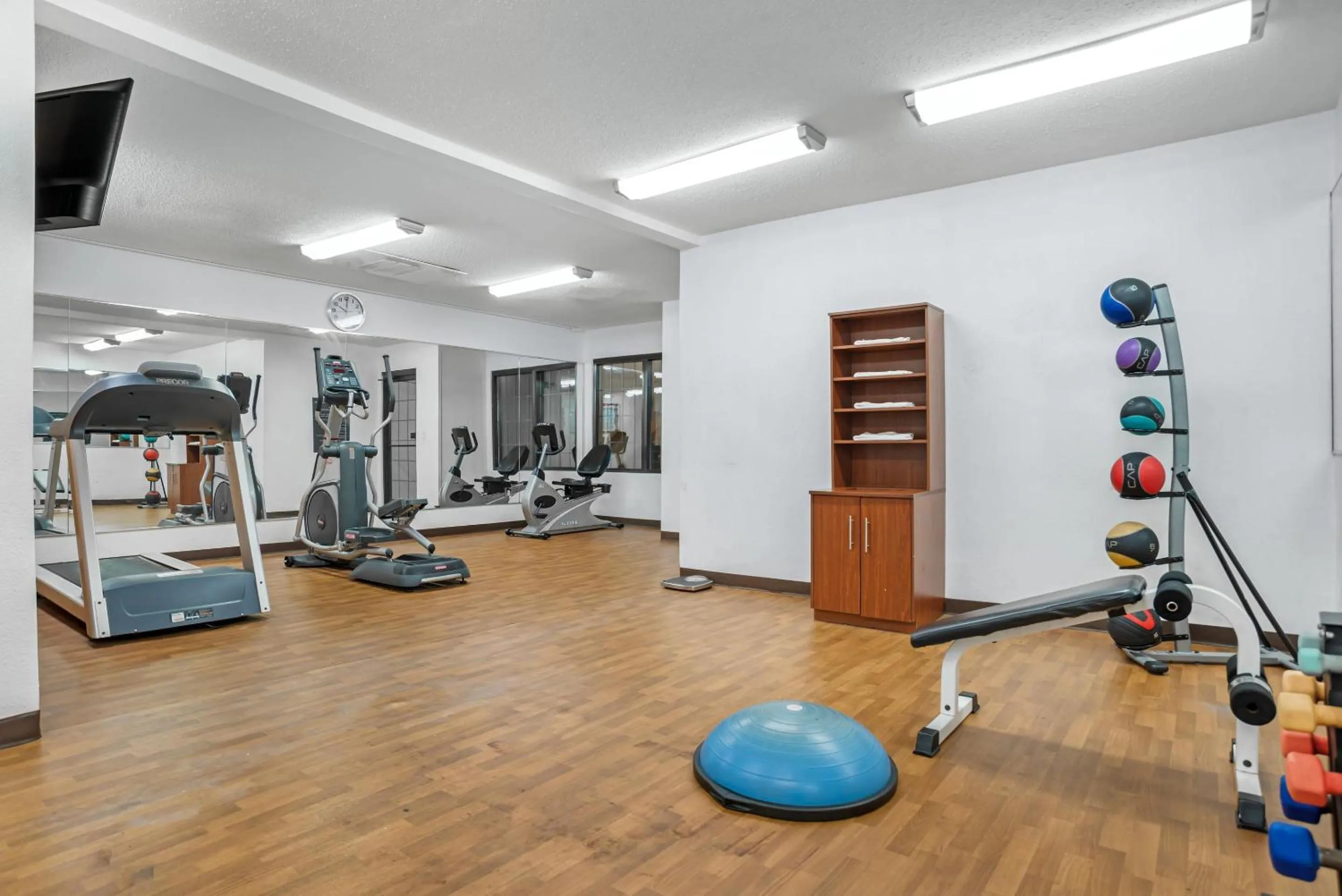 Fitness centre/facilities in Comfort Suites Monroe