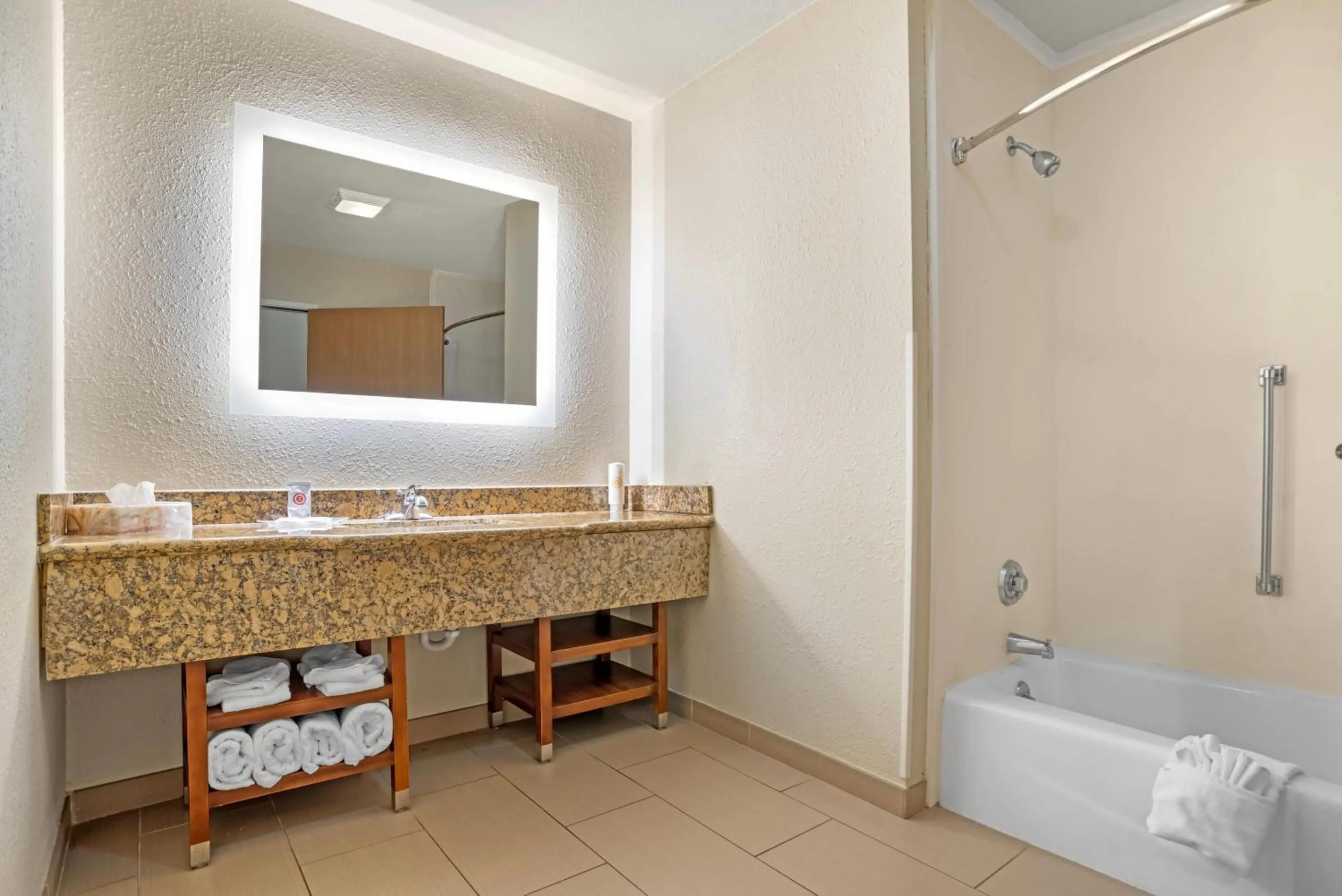 Bedroom in Comfort Suites Monroe