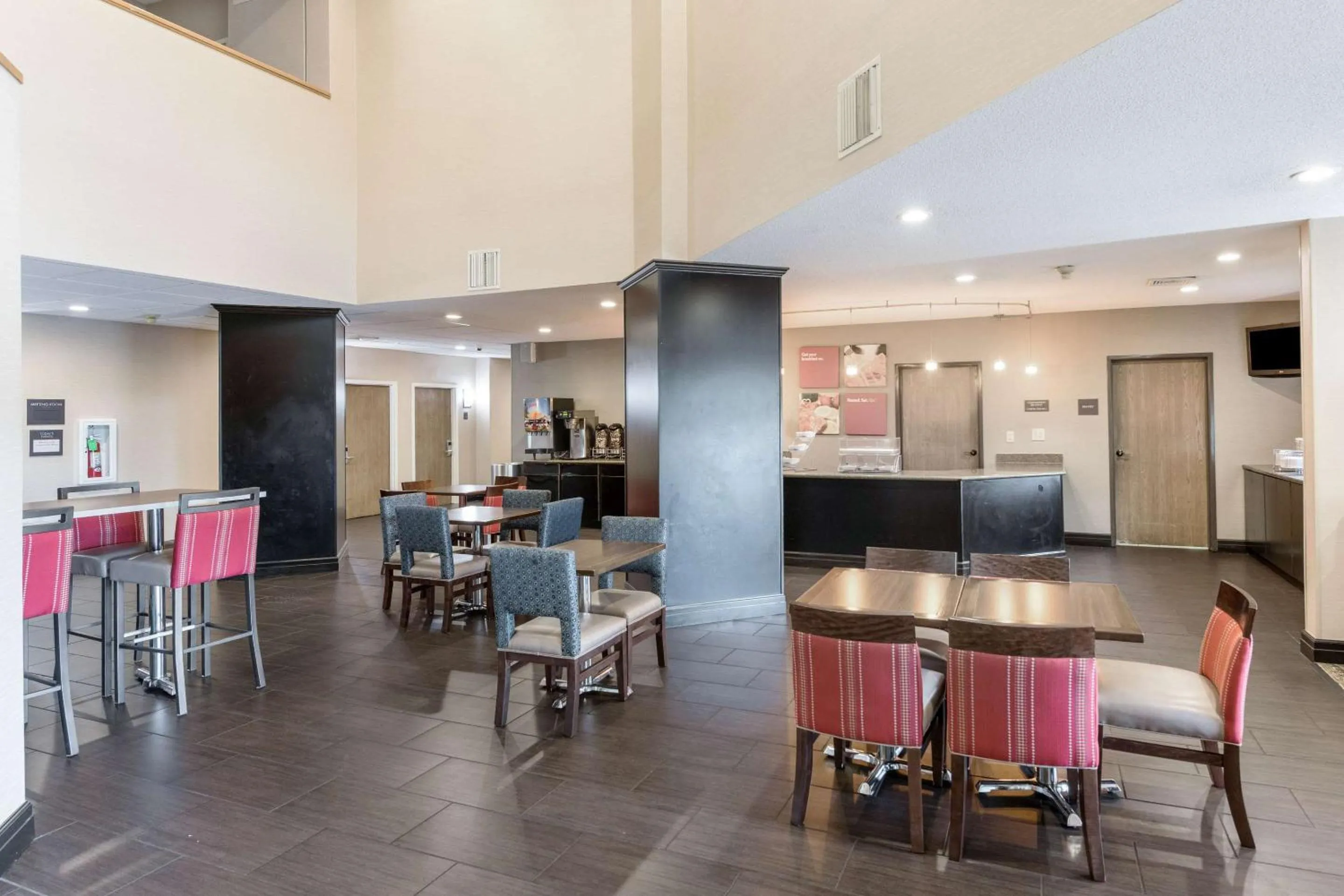 Lobby or reception in Comfort Suites Monroe