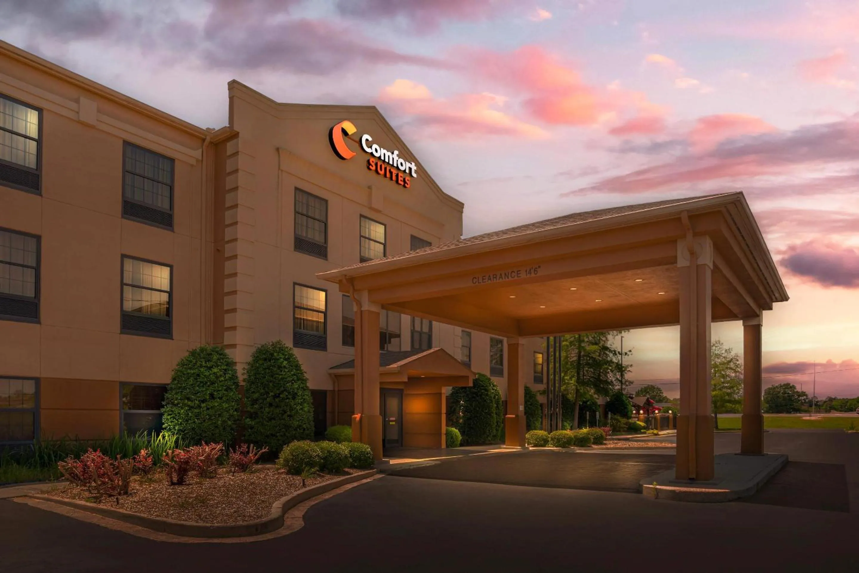 Property building in Comfort Suites Monroe