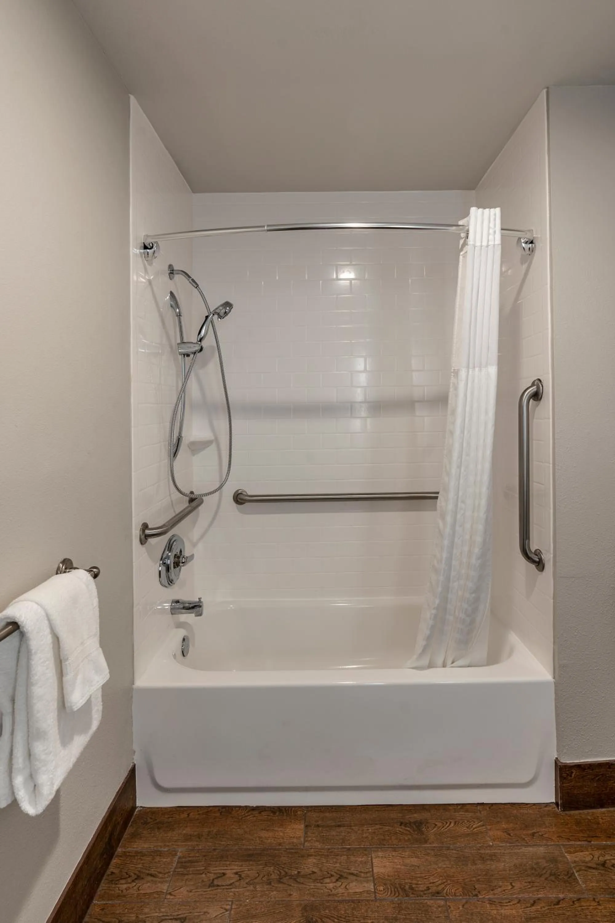 acessibility in St Charles Coach House, an Ascend Collection Hotel