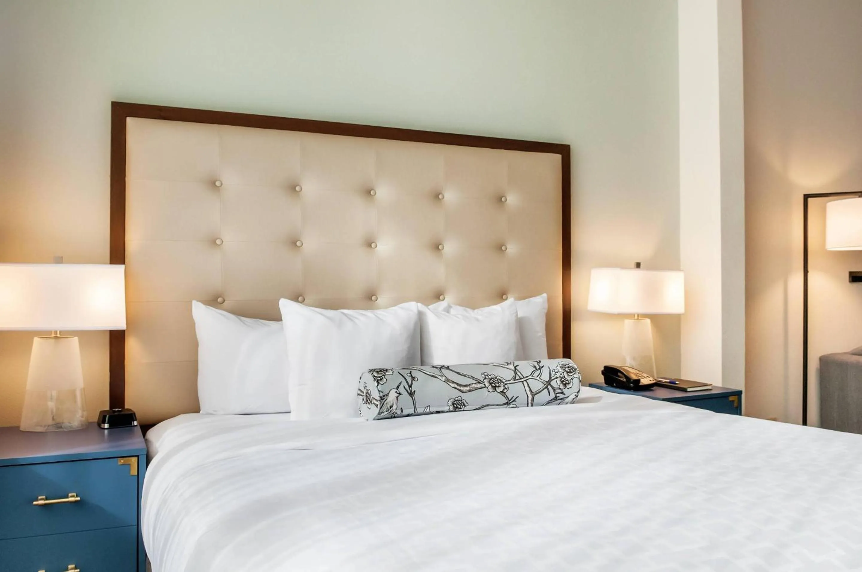 Bedroom, Bed in St Charles Coach House, an Ascend Collection Hotel