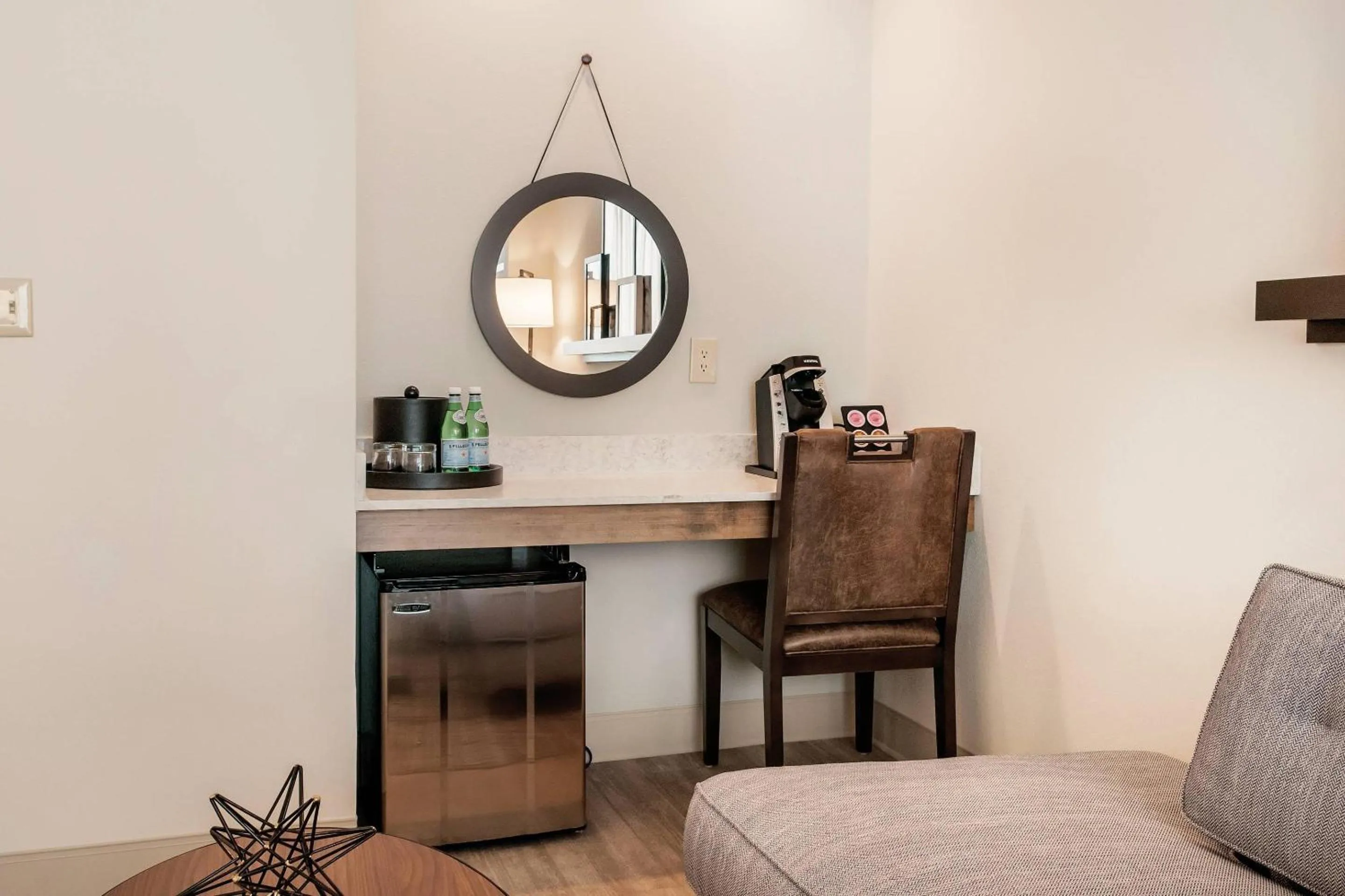 Bedroom in St Charles Coach House, an Ascend Collection Hotel