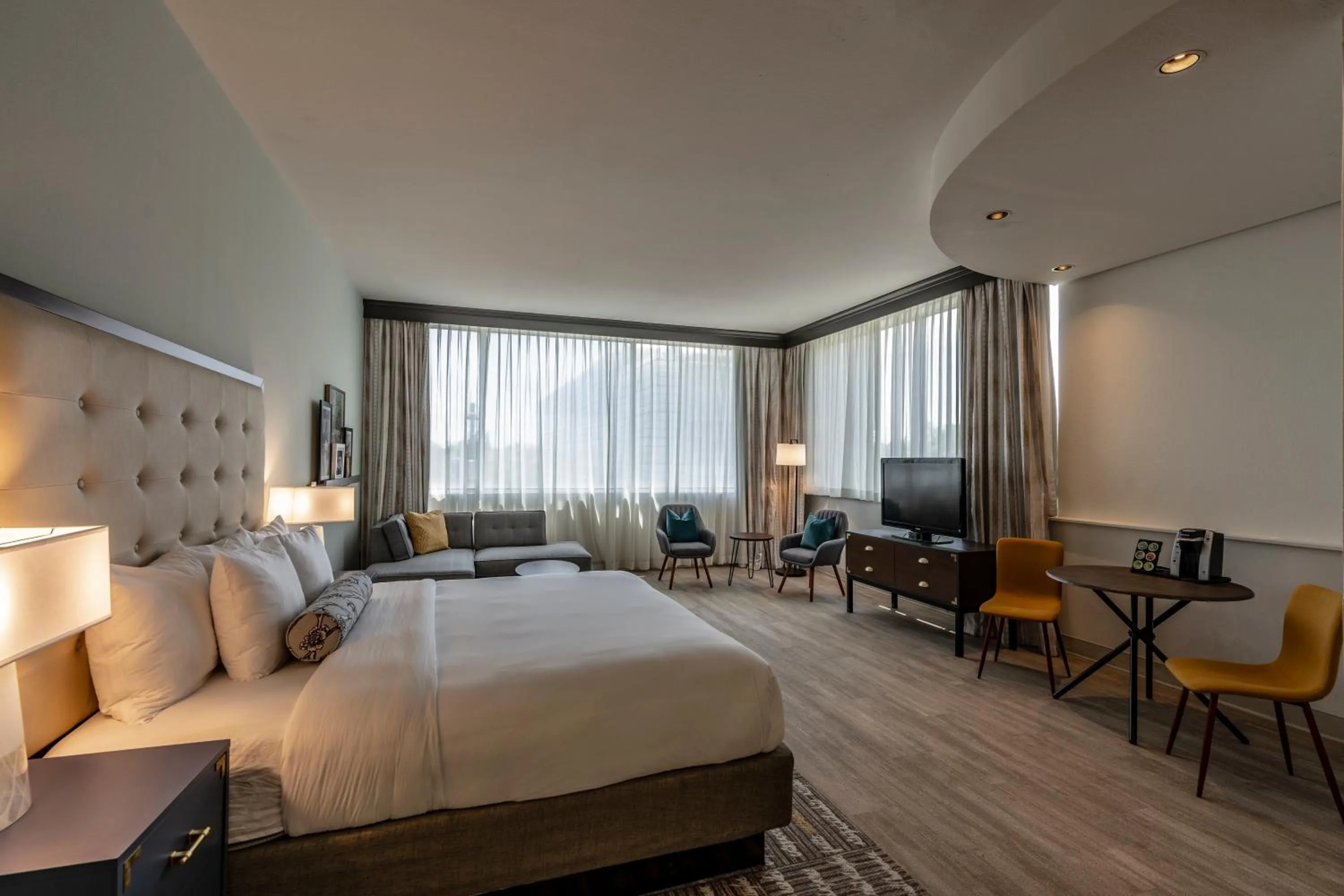 Bedroom, Bed in St Charles Coach House, an Ascend Collection Hotel