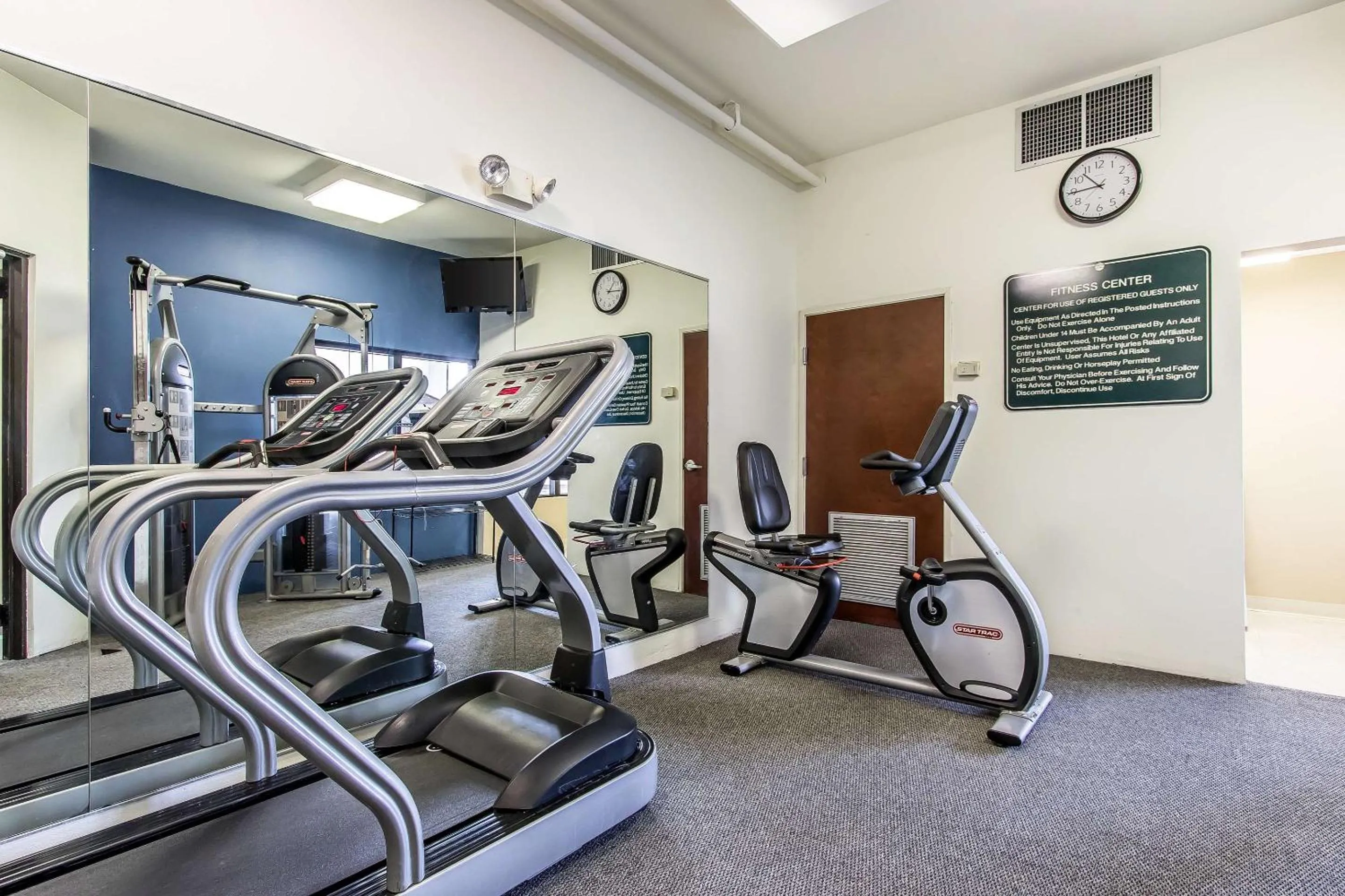 Fitness centre/facilities in Quality Suites New Iberia