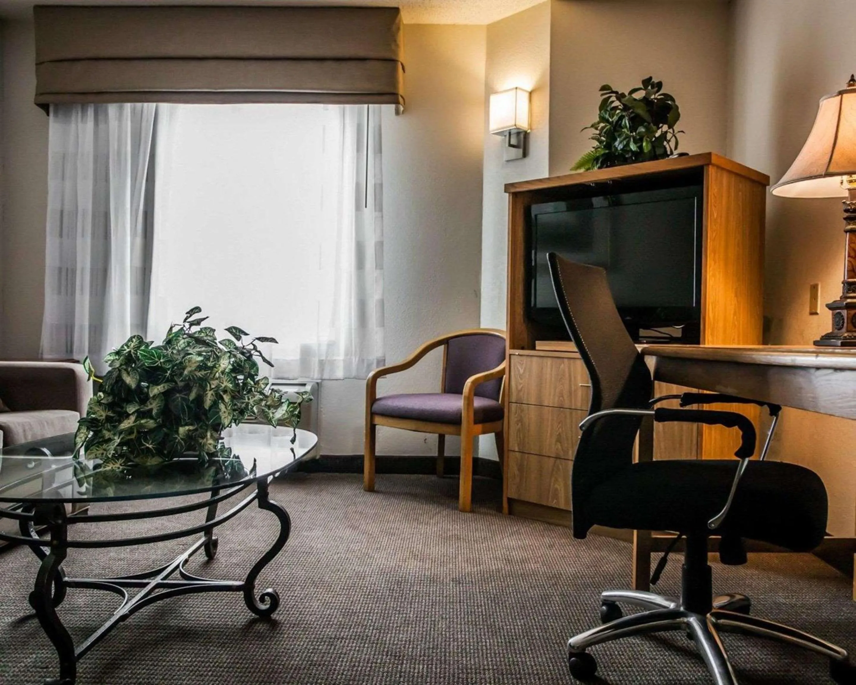 Photo of the whole room in Sleep Inn Slidell