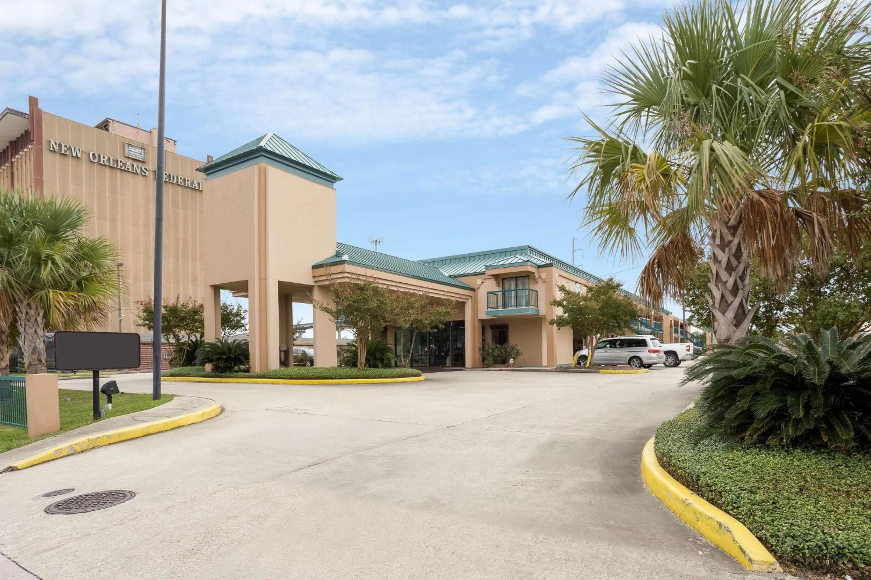 Property building in Rodeway Inn & Suites New Orleans Gentilly