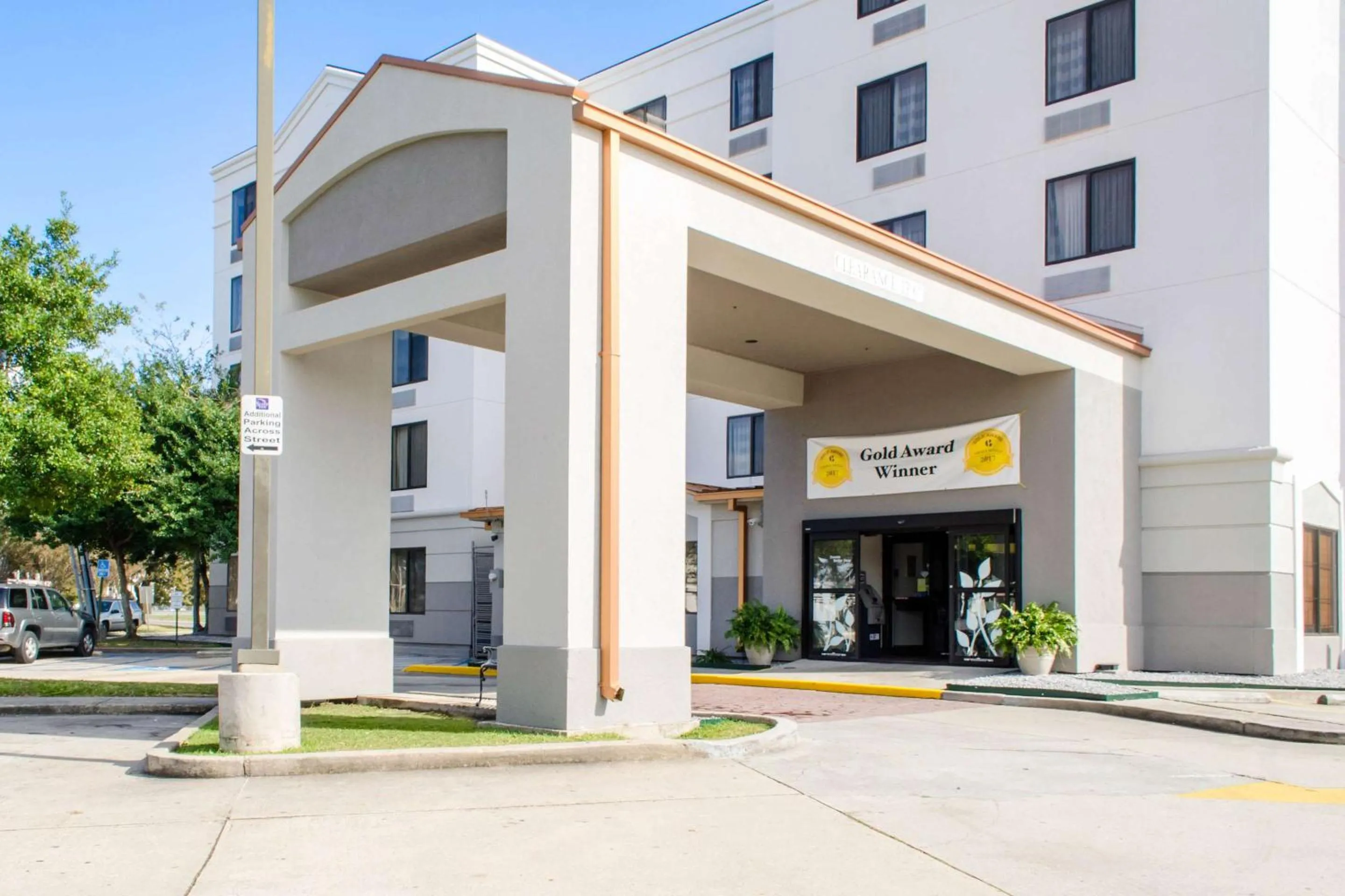 Property building in Sleep Inn & Suites Metairie - New Orleans West