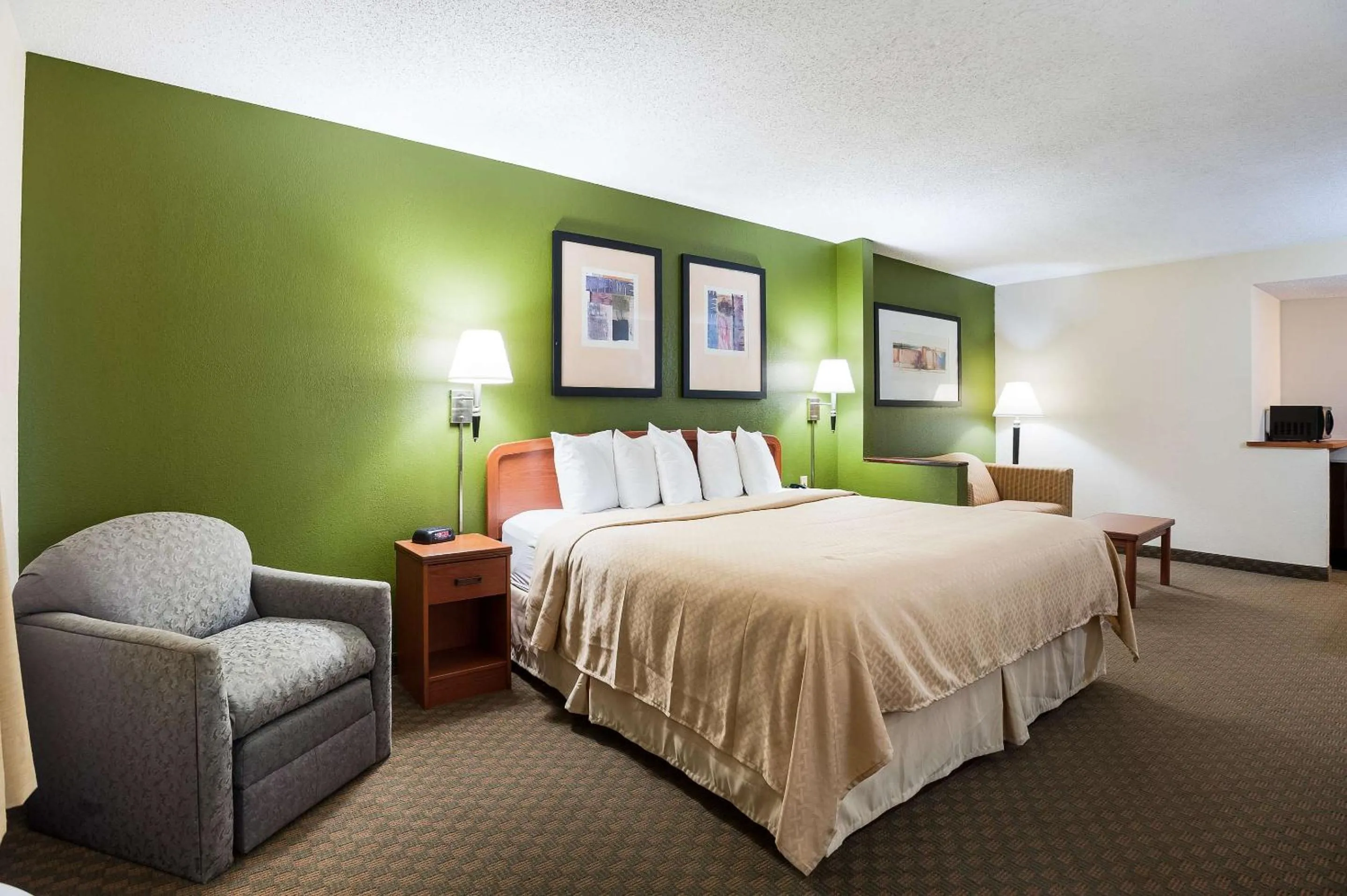 Bedroom in Quality Inn & Suites Lake Charles South