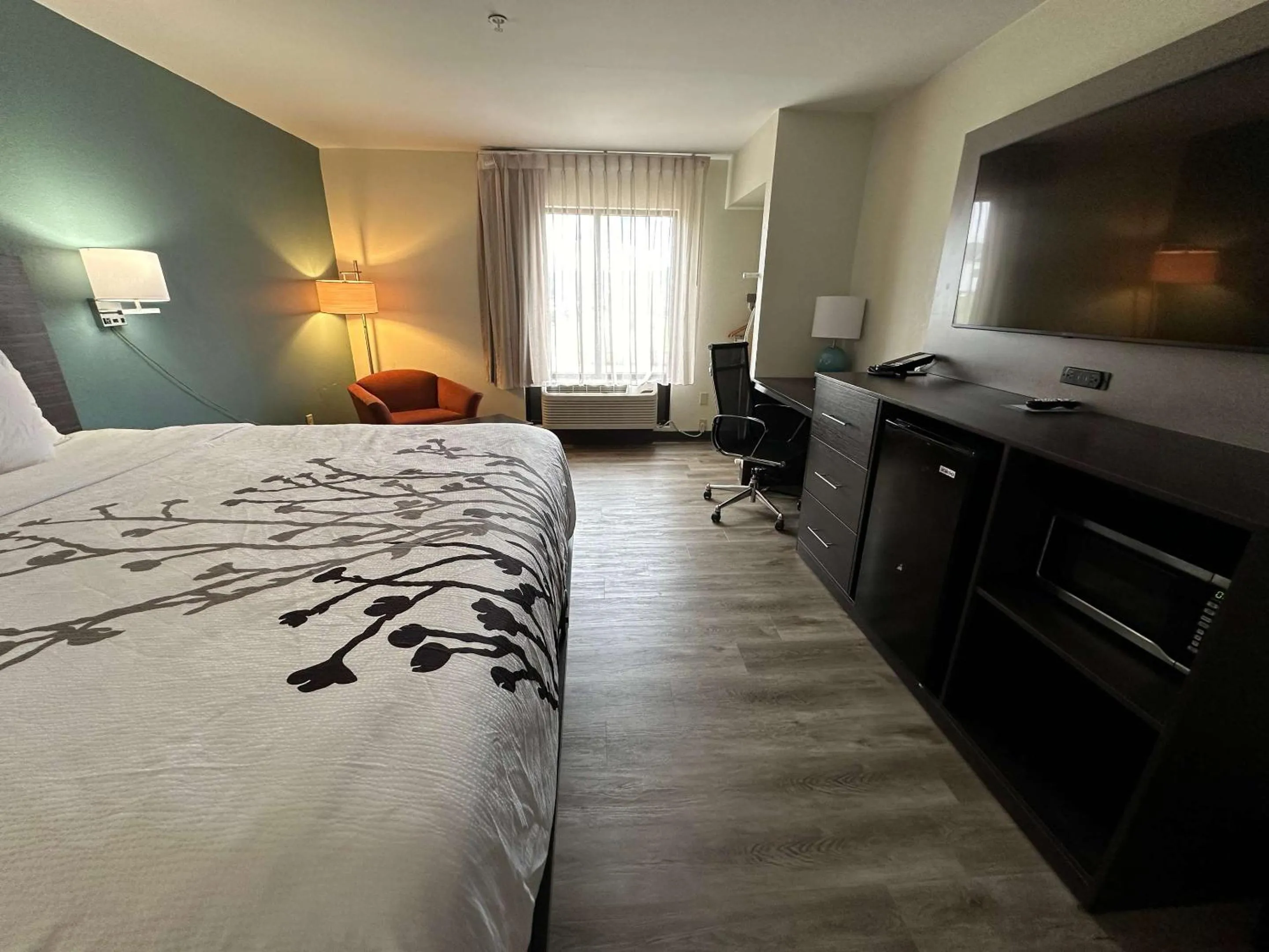 Bedroom, Bed in Sleep Inn & Suites Pineville - Alexandria