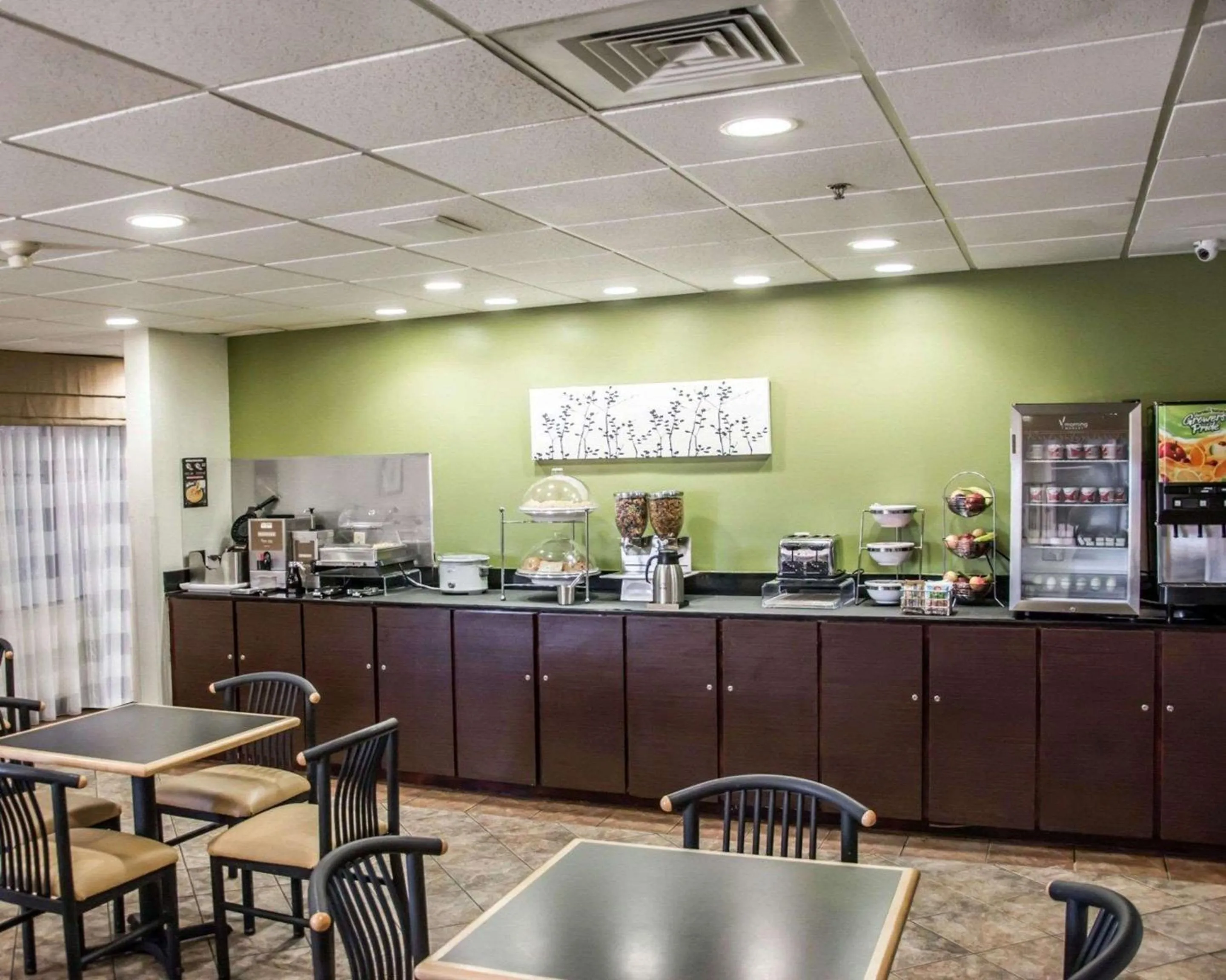 Breakfast in Sleep Inn & Suites Pineville - Alexandria
