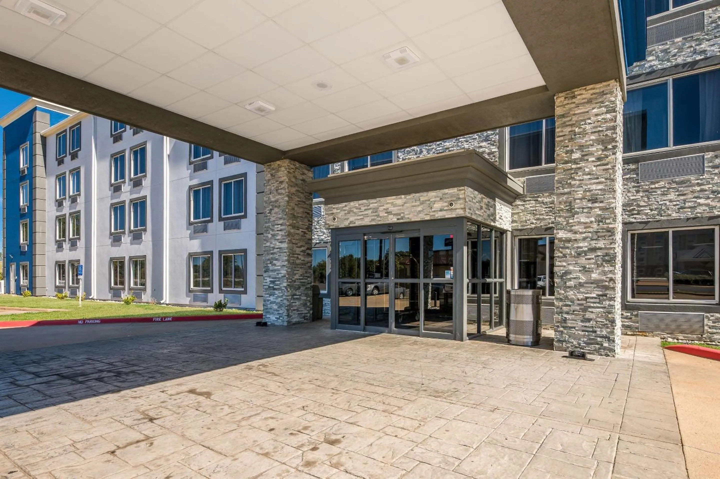 Property building in Comfort Inn Bossier City Casino Area near Shreveport Downtown