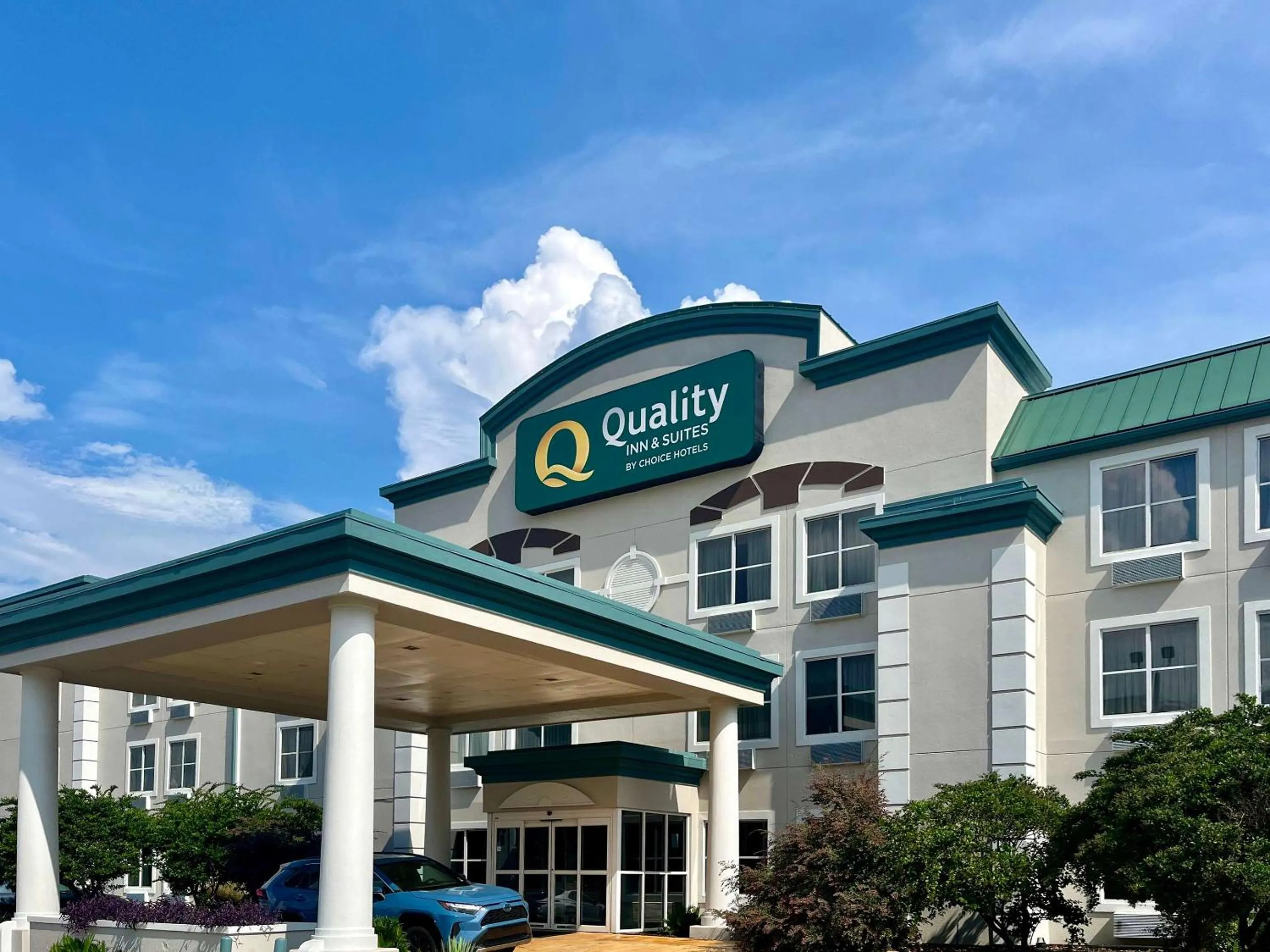 Property building in Quality Inn & Suites West Monroe