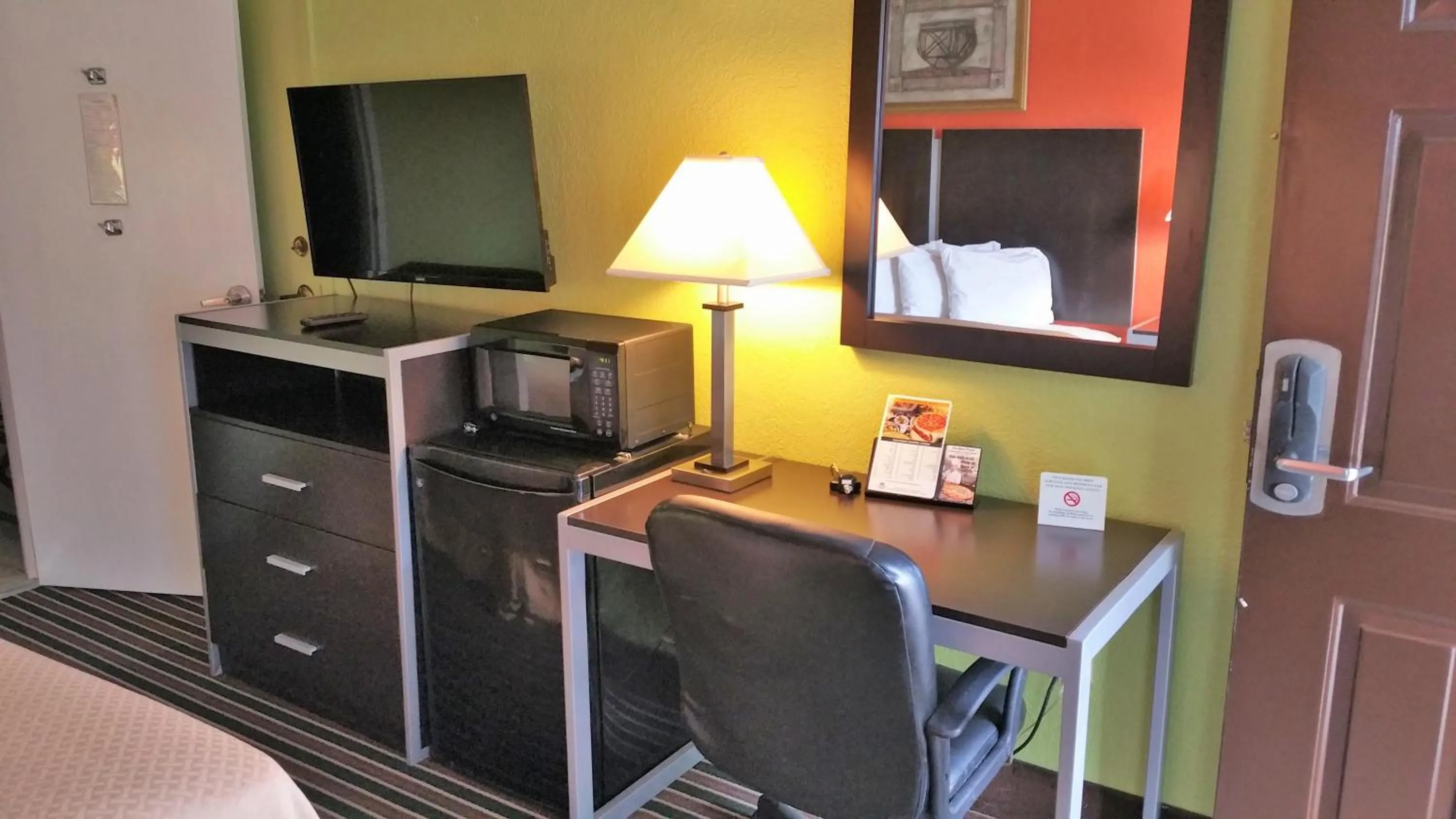 Bedroom in Motel 6-Lafayette, LA