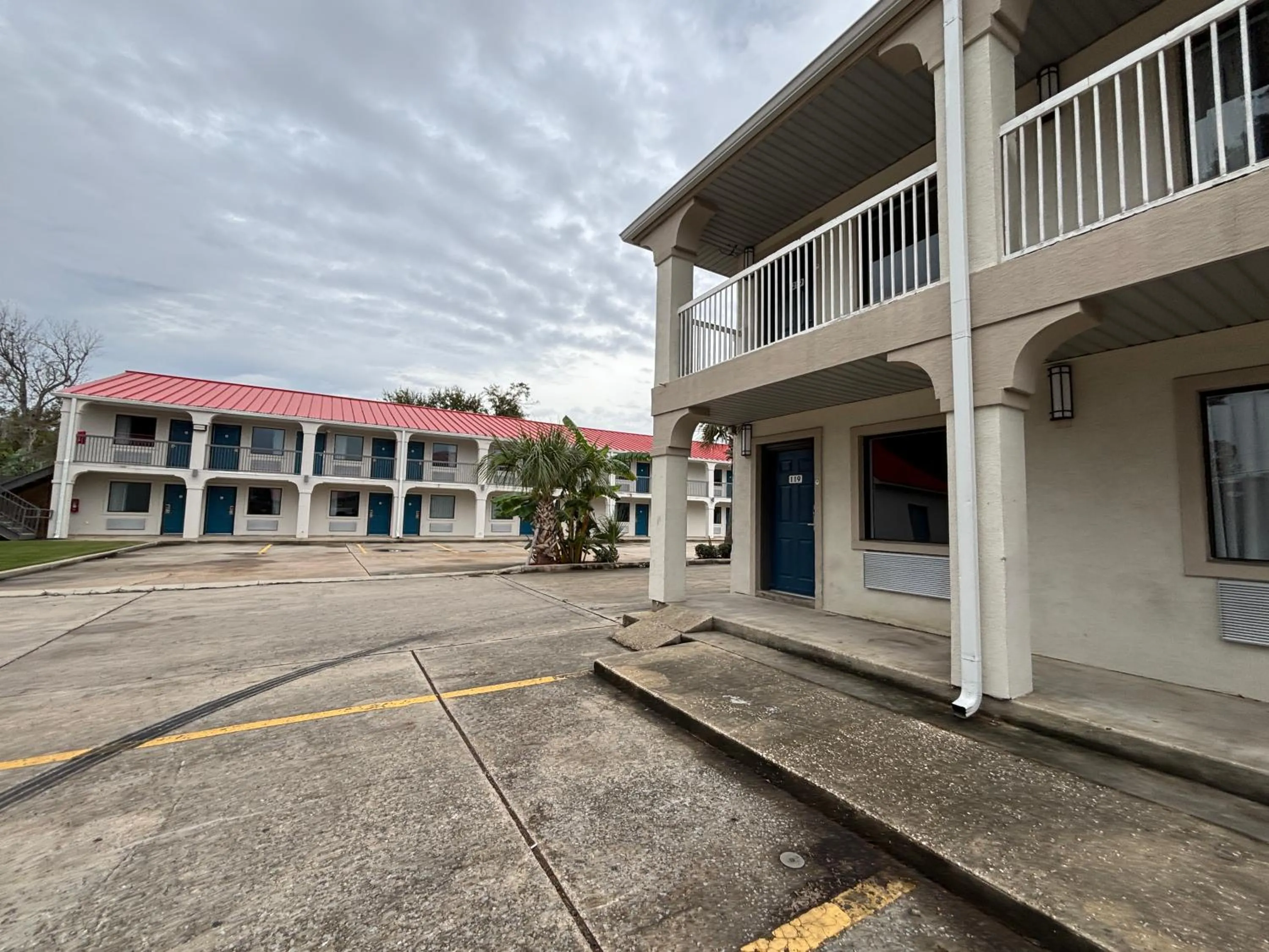 Property building in Motel 6-Sulphur, LA