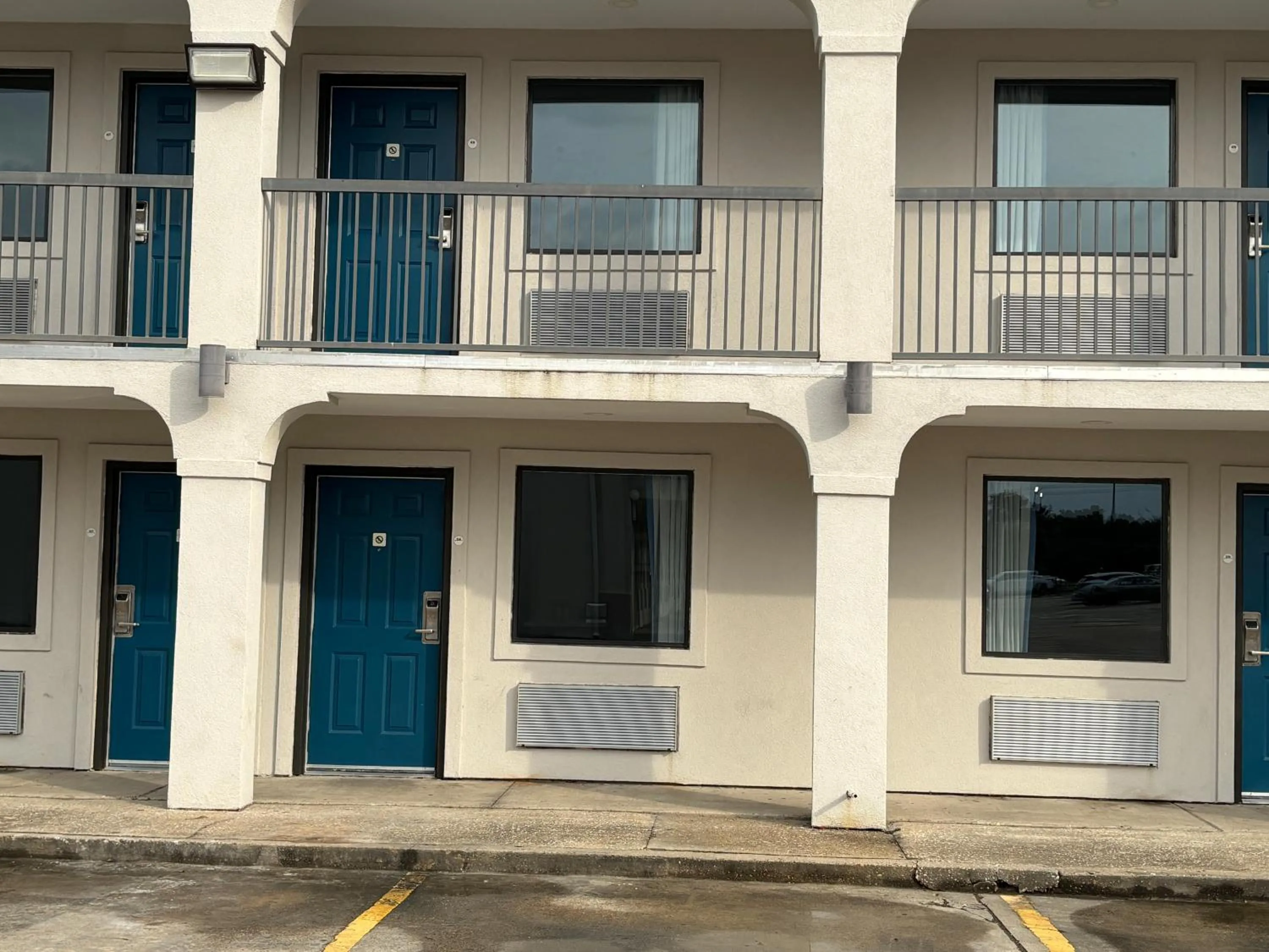 Property building in Motel 6-Sulphur, LA