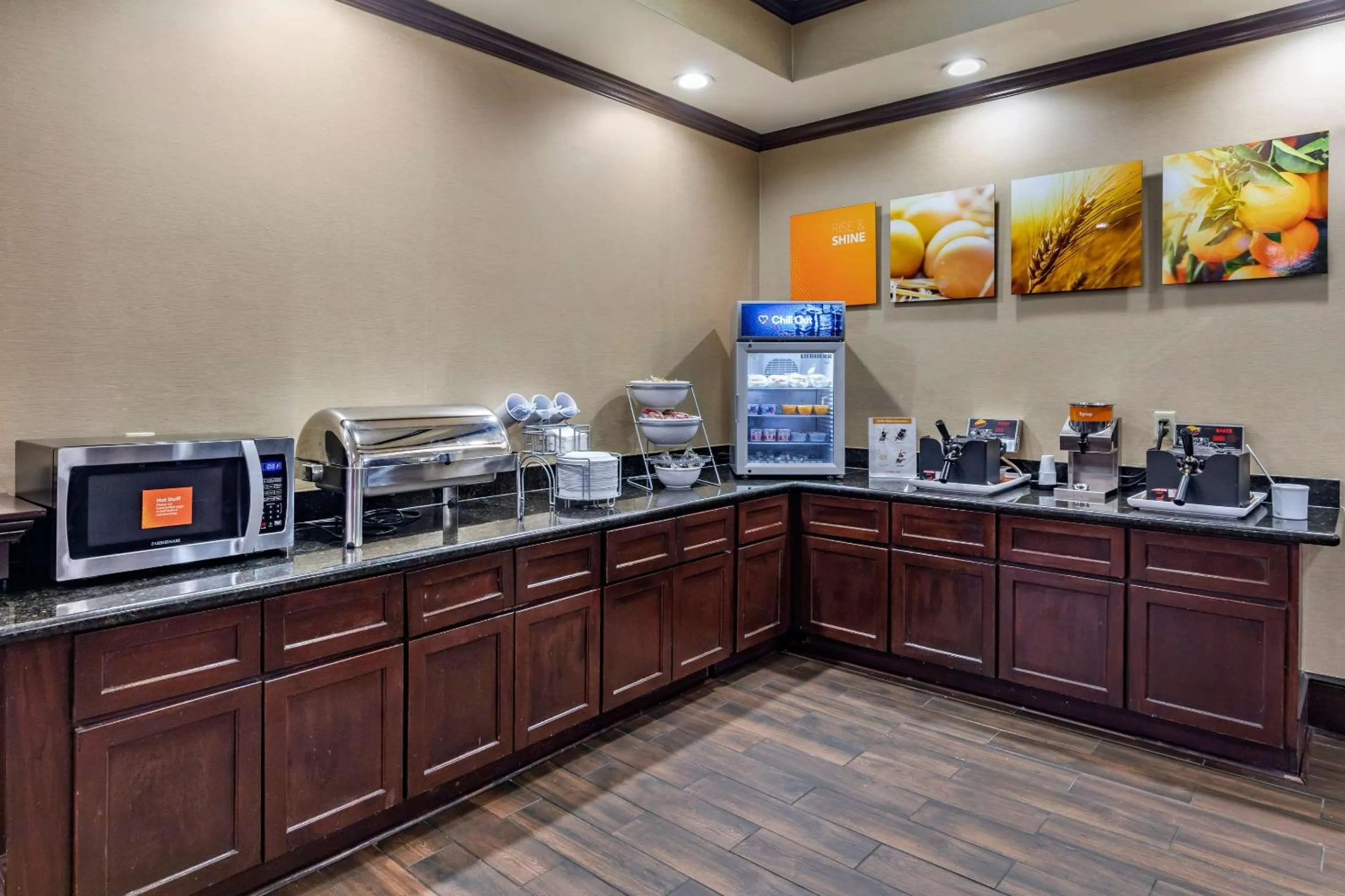 Breakfast in Comfort Suites Shreveport West I-20