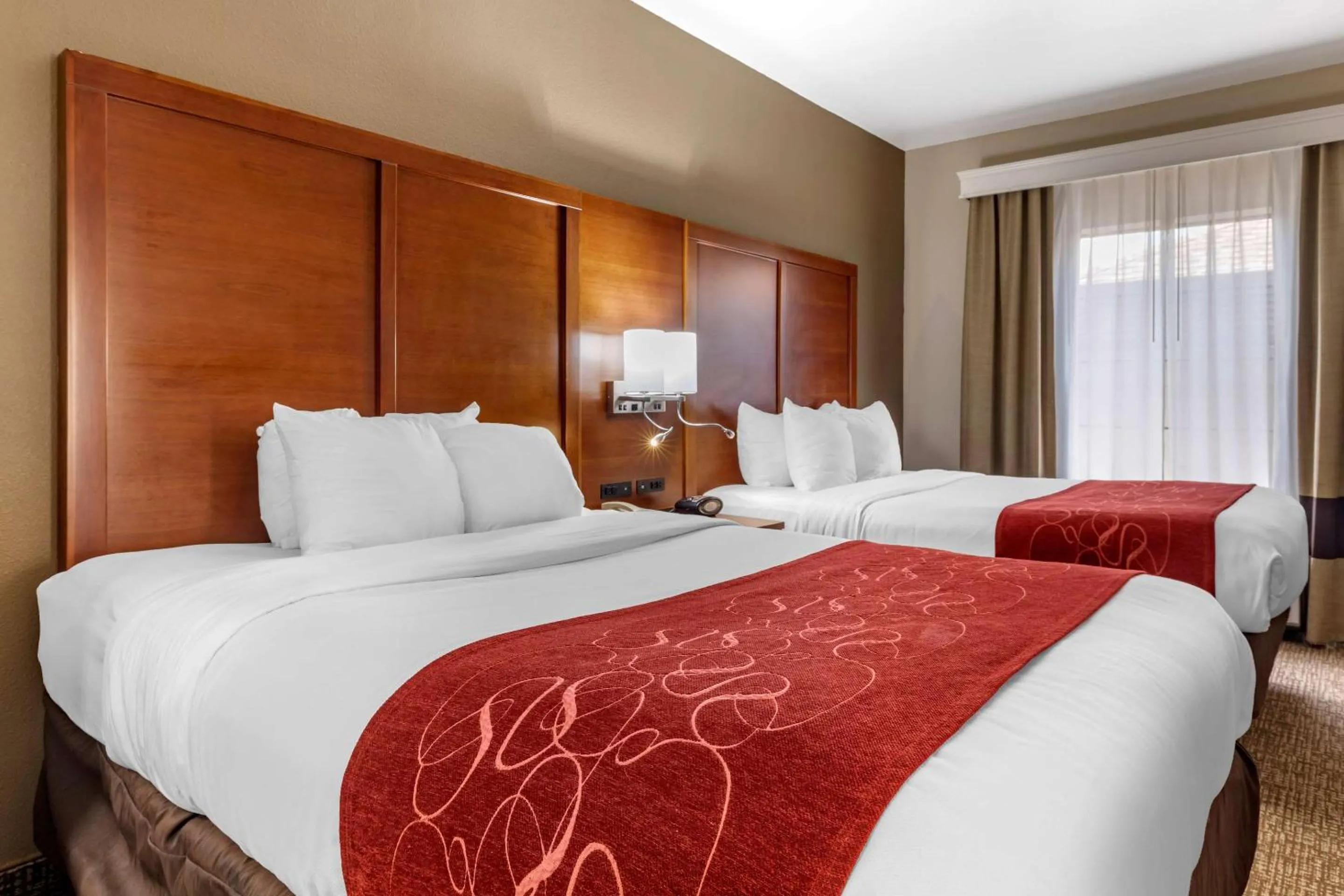 Bedroom, Bed in Comfort Suites Shreveport West I-20