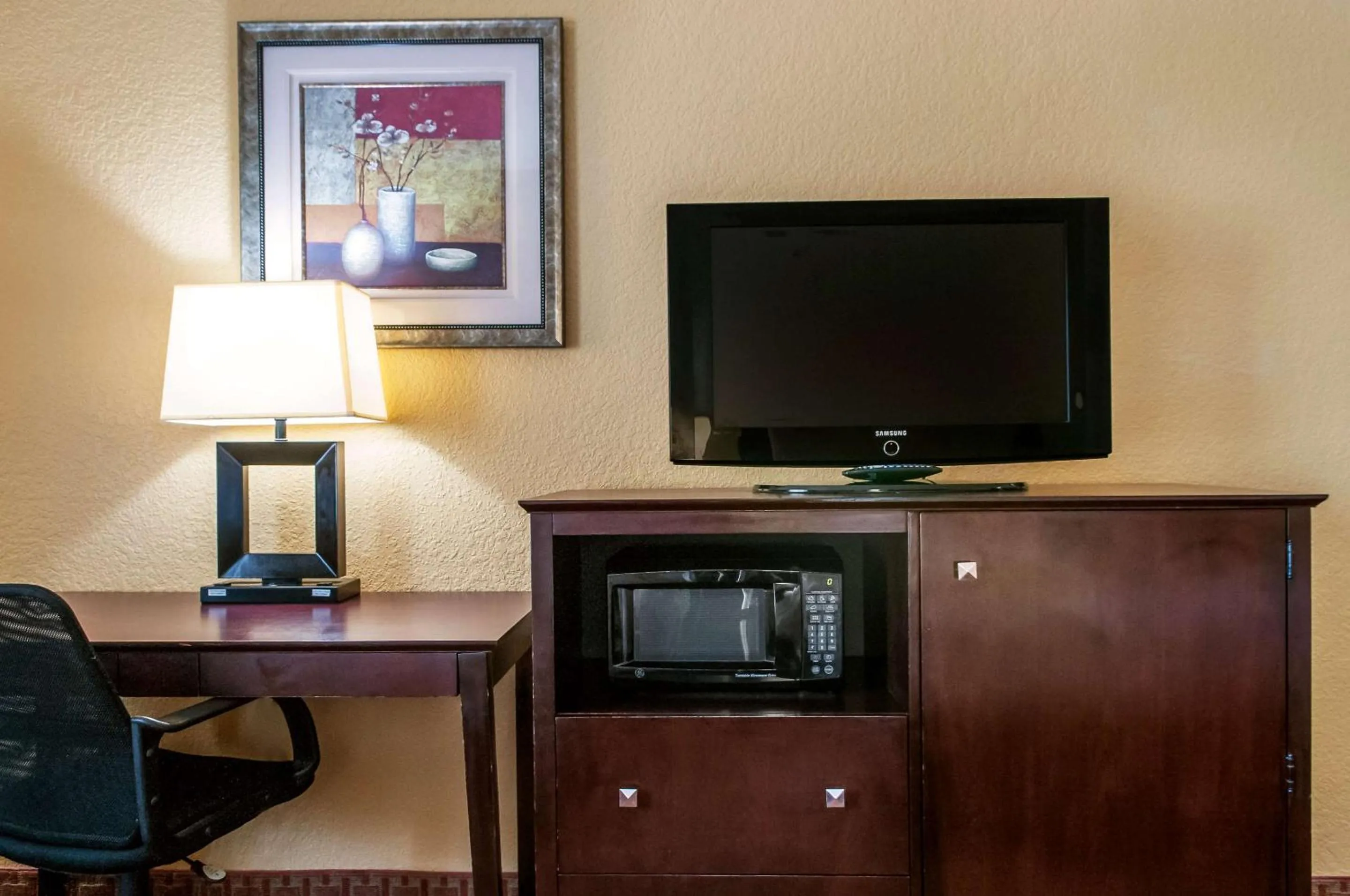 Bedroom in Quality Inn & Suites Slidell