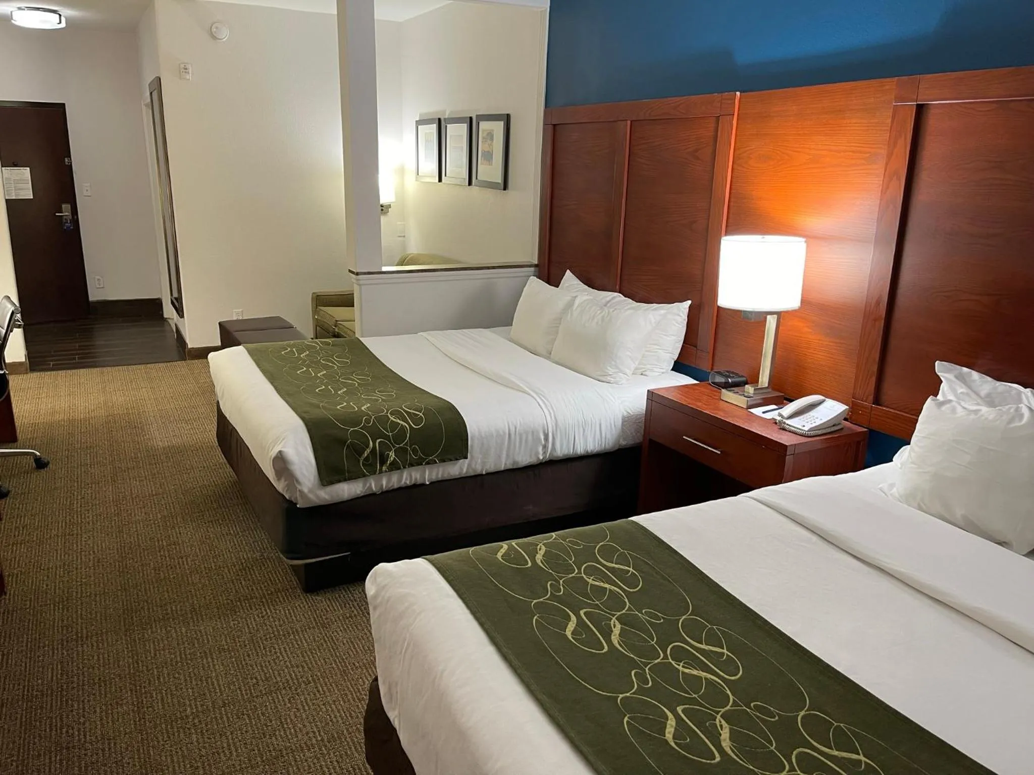 Bed in Comfort Suites Lake Charles