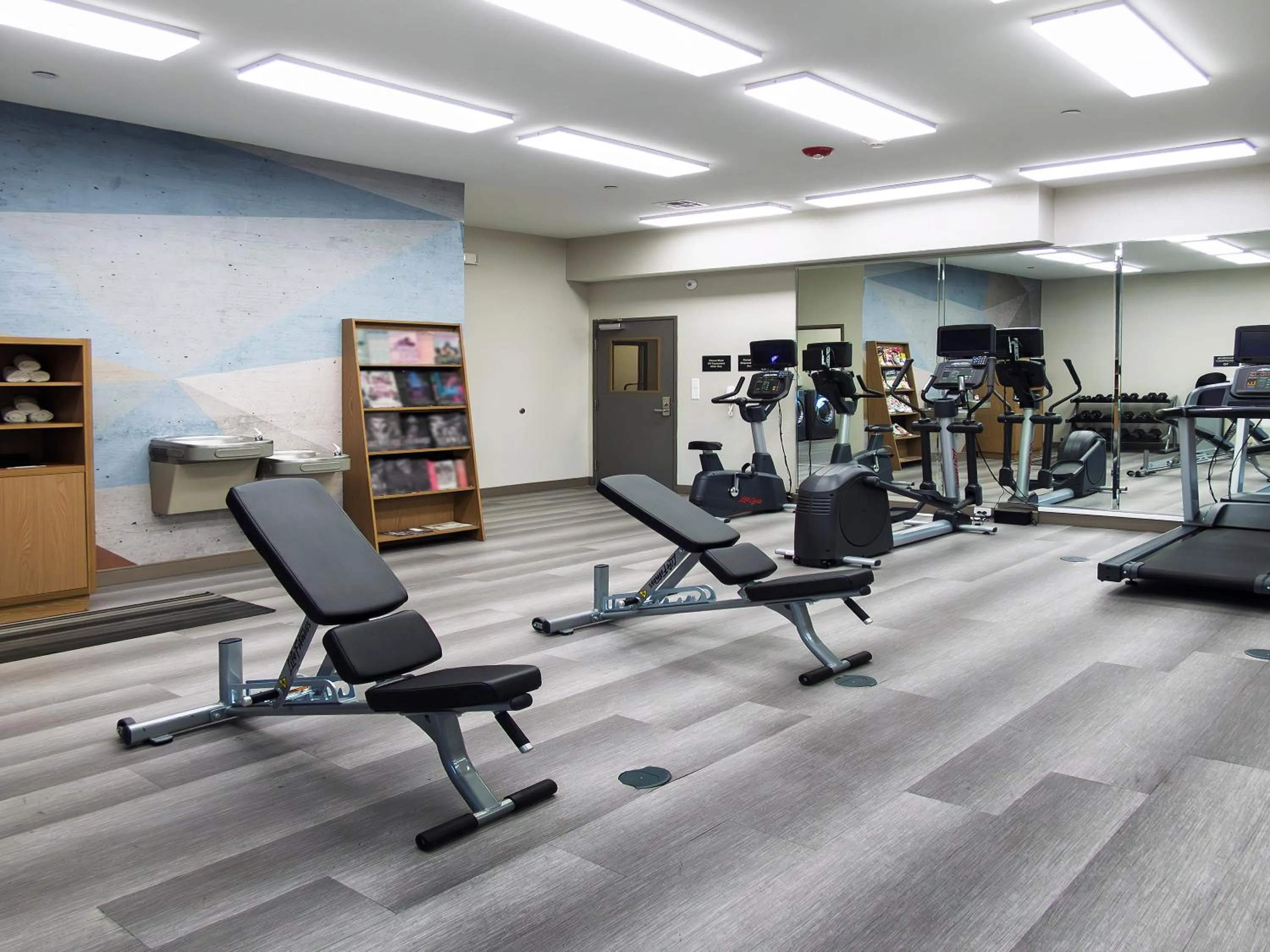 Fitness centre/facilities in Suburban Studios Avondale