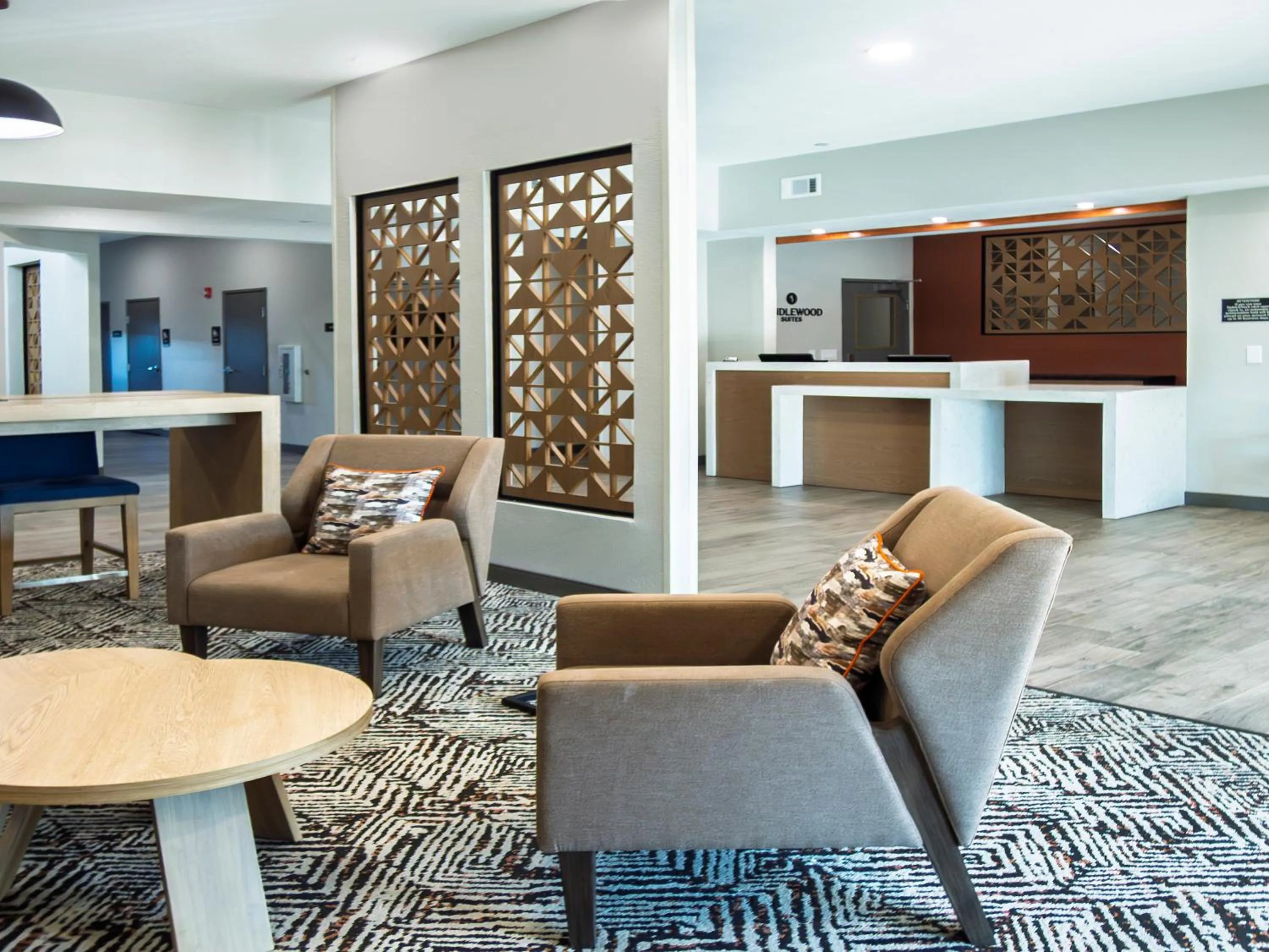 Lobby or reception in Suburban Studios Avondale