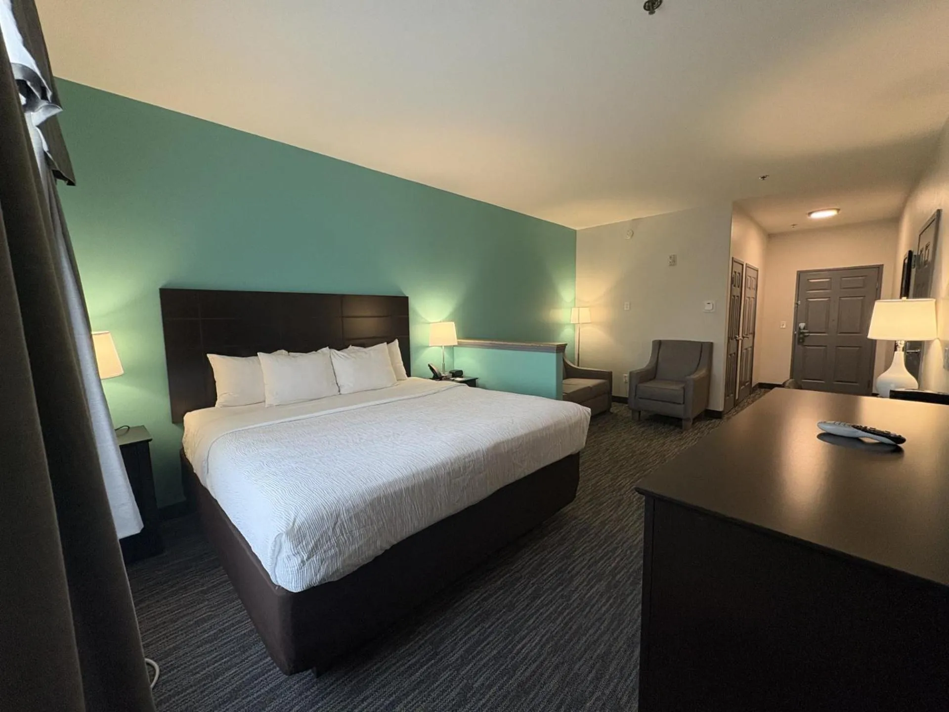 Bed in Quality Inn & Suites Houma