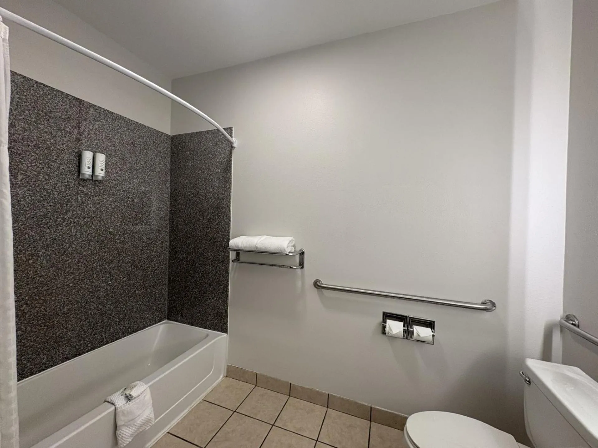Shower in Quality Inn & Suites Houma