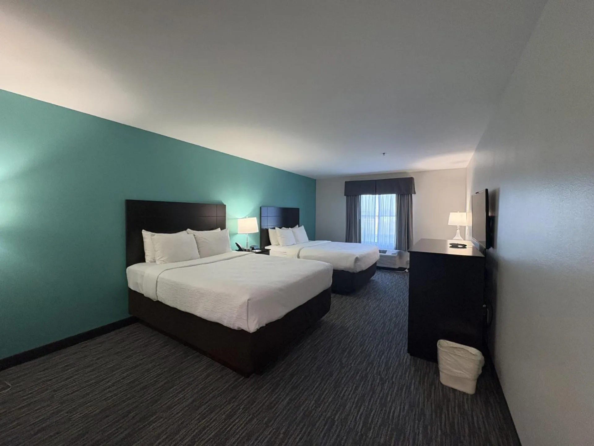 Bed in Quality Inn & Suites Houma